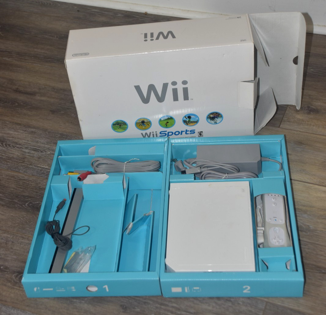 Nintendo Wii RVL-001 Console Bundle: Controller, Motion Wand, Power Supply, AV