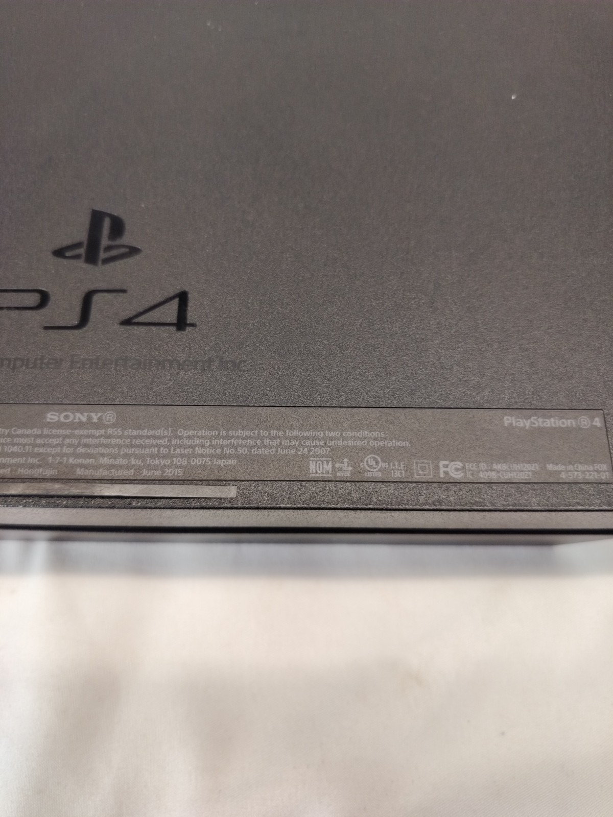 Sony Playstation 4 CUH-1215A Console W/Controller. Tested