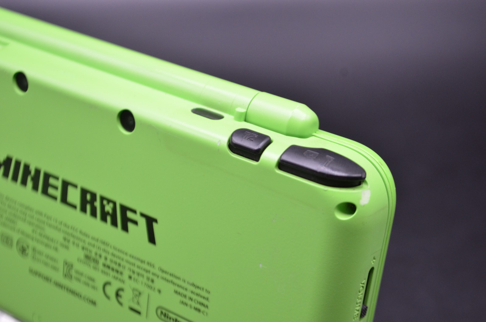 [REGION FREE] New Nintendo 2DS XL Minecraft Creeper Edition console 003