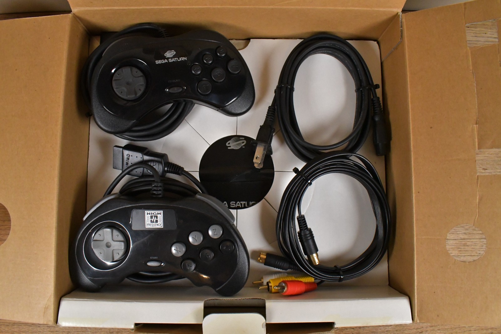Sega Saturn System Console in Retail Box + 2 Controllers AV & Power Cables