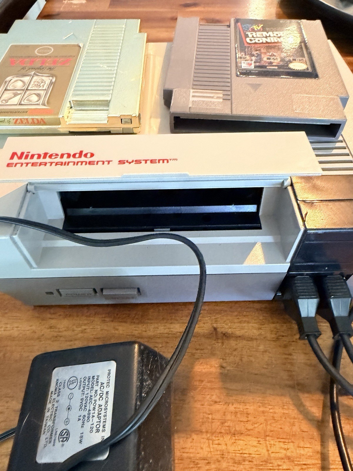 Nintendo Entertainment System NES Console – Gray (NES-001) With Gold Zelda