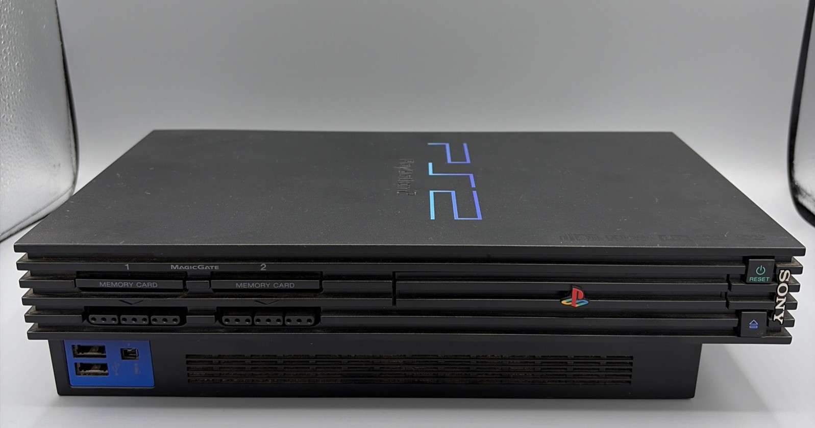 Sony PlayStation 2 Console SCPH-3001 R Near Mint Cosmetic Powers On Black Screen