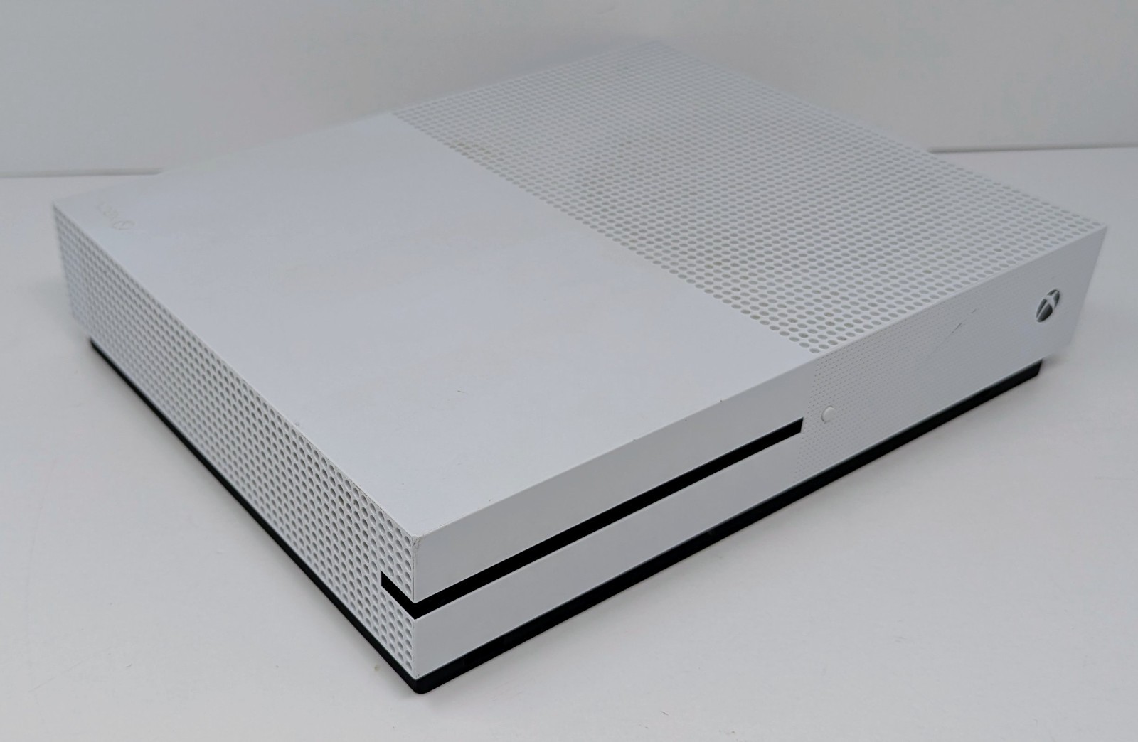 Microsoft Xbox One S 1 TB White Console Bundle w/ Cars 3 Driven To Win – Tested!