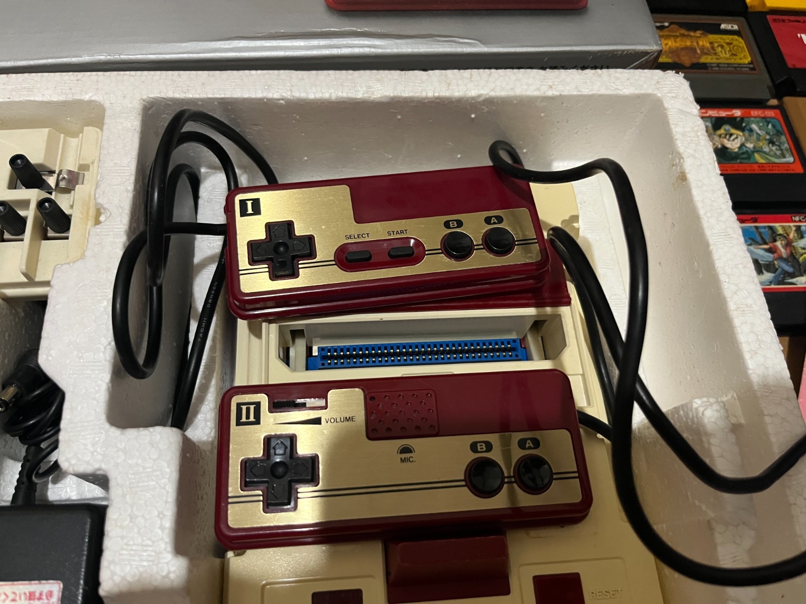 Nintendo Famicom Console with BOX and Manual, 10 Games 0614