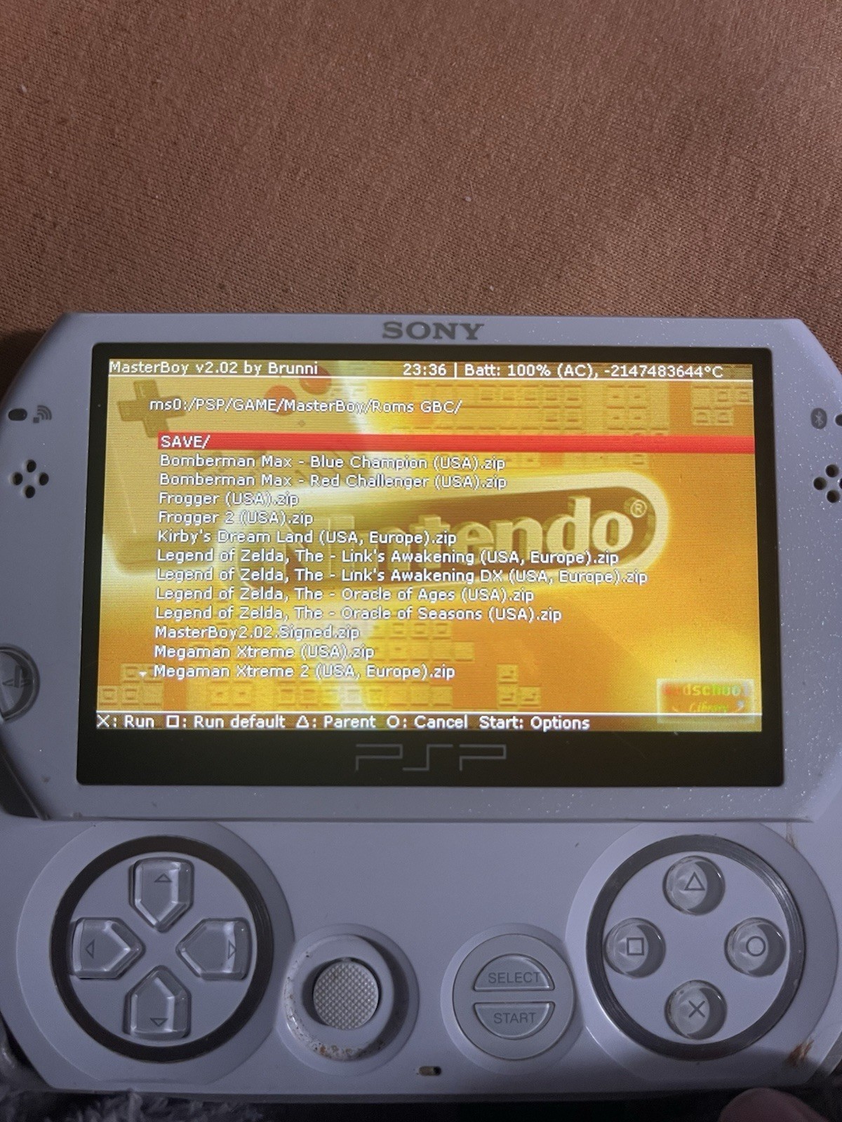 Sony PSP Go PSP-N1001 White 6870MB Wi-Fi Handheld Console *see description* SALE