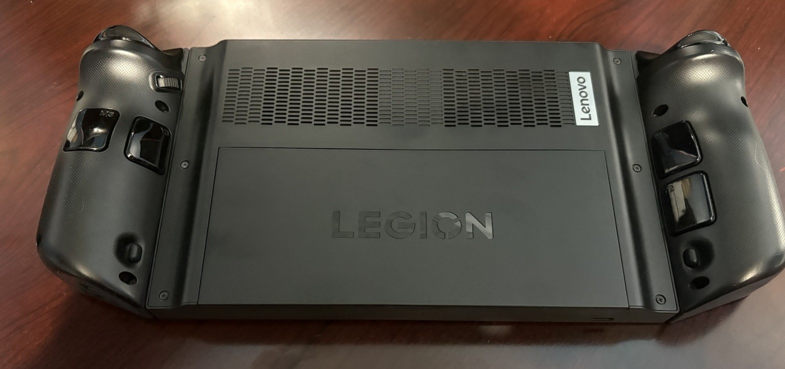 Lenovo Legion Go Console AMD Ryzen Z1 Extreme 16GB RAM 1TB – Excellent Condition