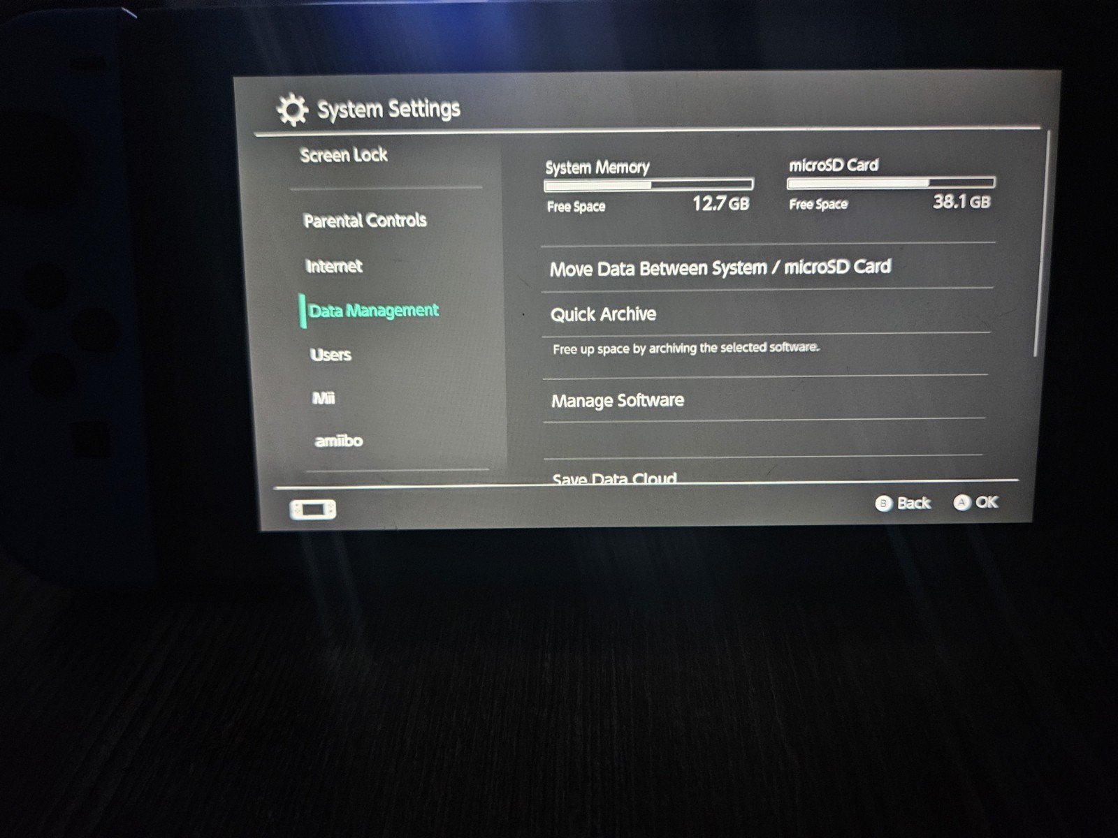 Nintendo Switch Console Neon Red/Blue Joy-Con 32GB 720p Bluetooth USB-C 2019