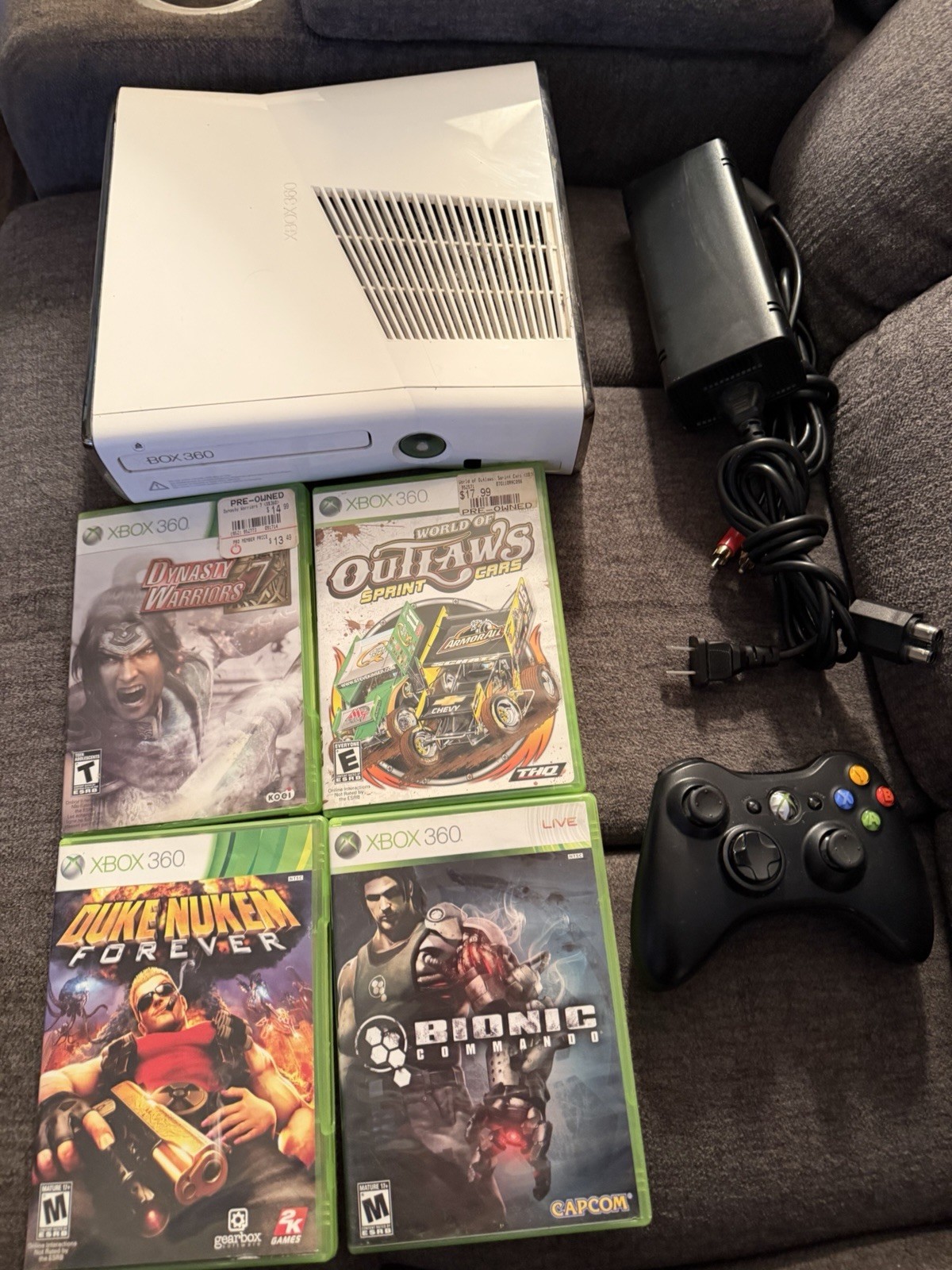Microsoft Xbox 360 S 1439 500GB Console White W/ Games