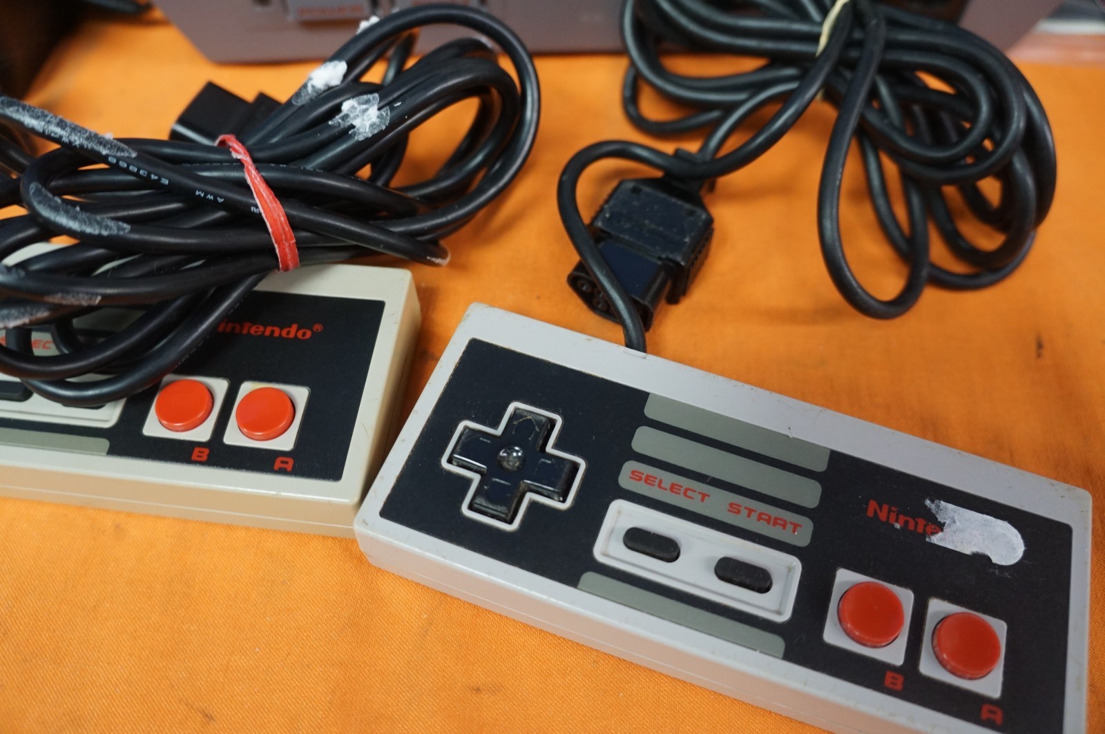 Nintendo NES Action Set Home Console – White/Gray Gaming Console W/Box