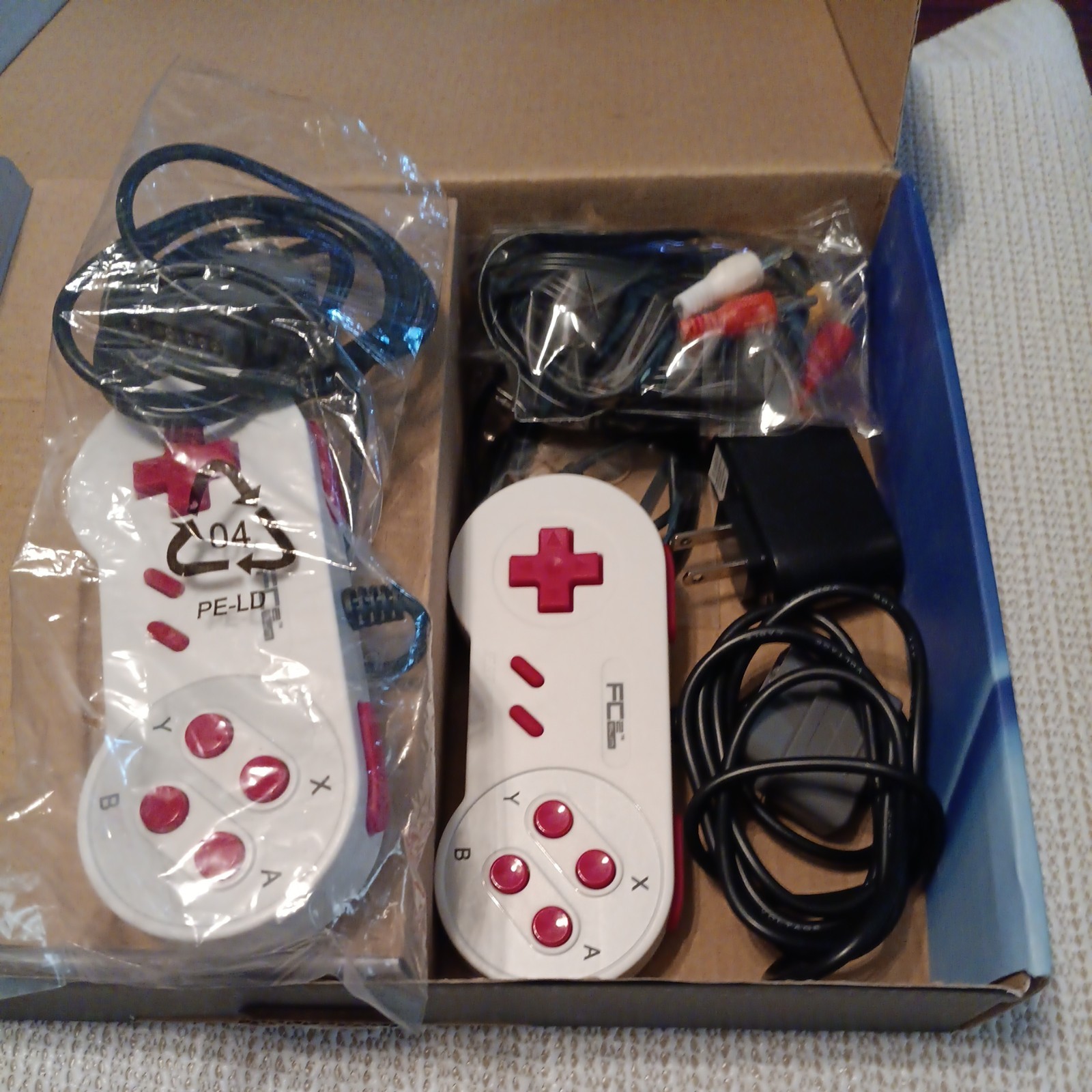 YOBO FC2 SLIM 2 in 1 Gaming System. Plays Nintendo NES and SNES cartridges