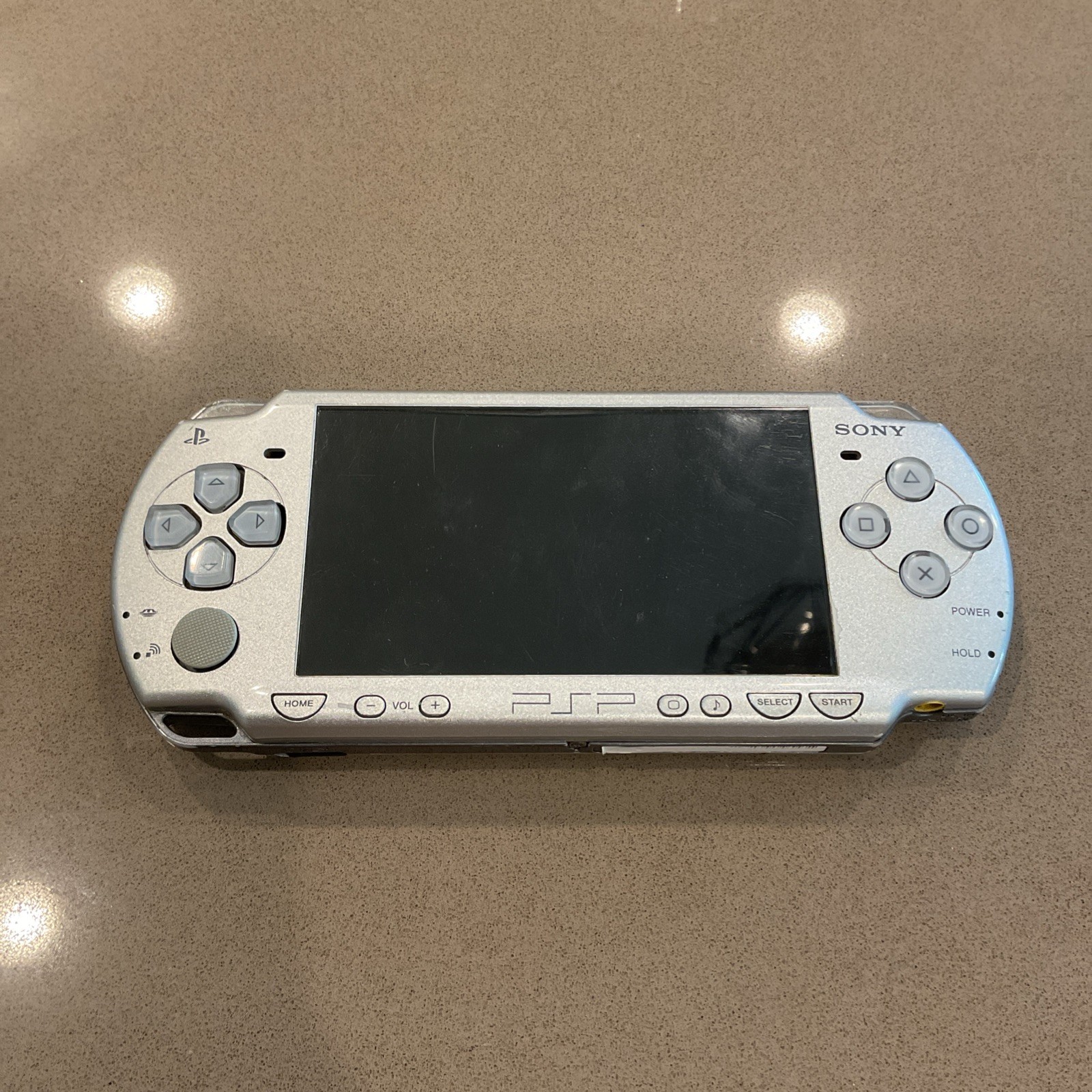 Sony PSP 2000 Silver System BROKEN PARTS ONLY Console Only