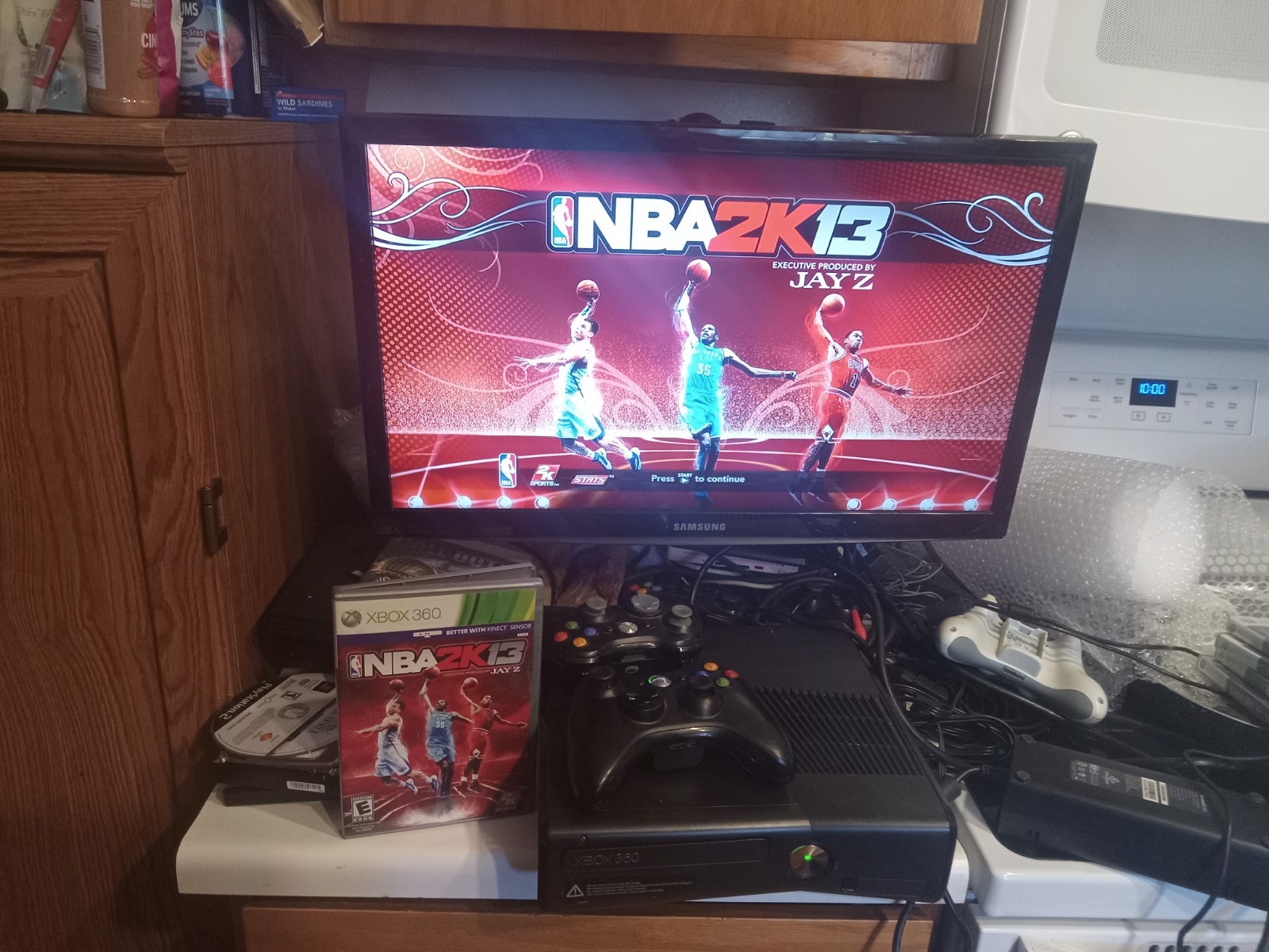 Fun! Microsoft Xbox 360 Bundle 250GB Built-In Wifi – 6 Games + 2 Controllers