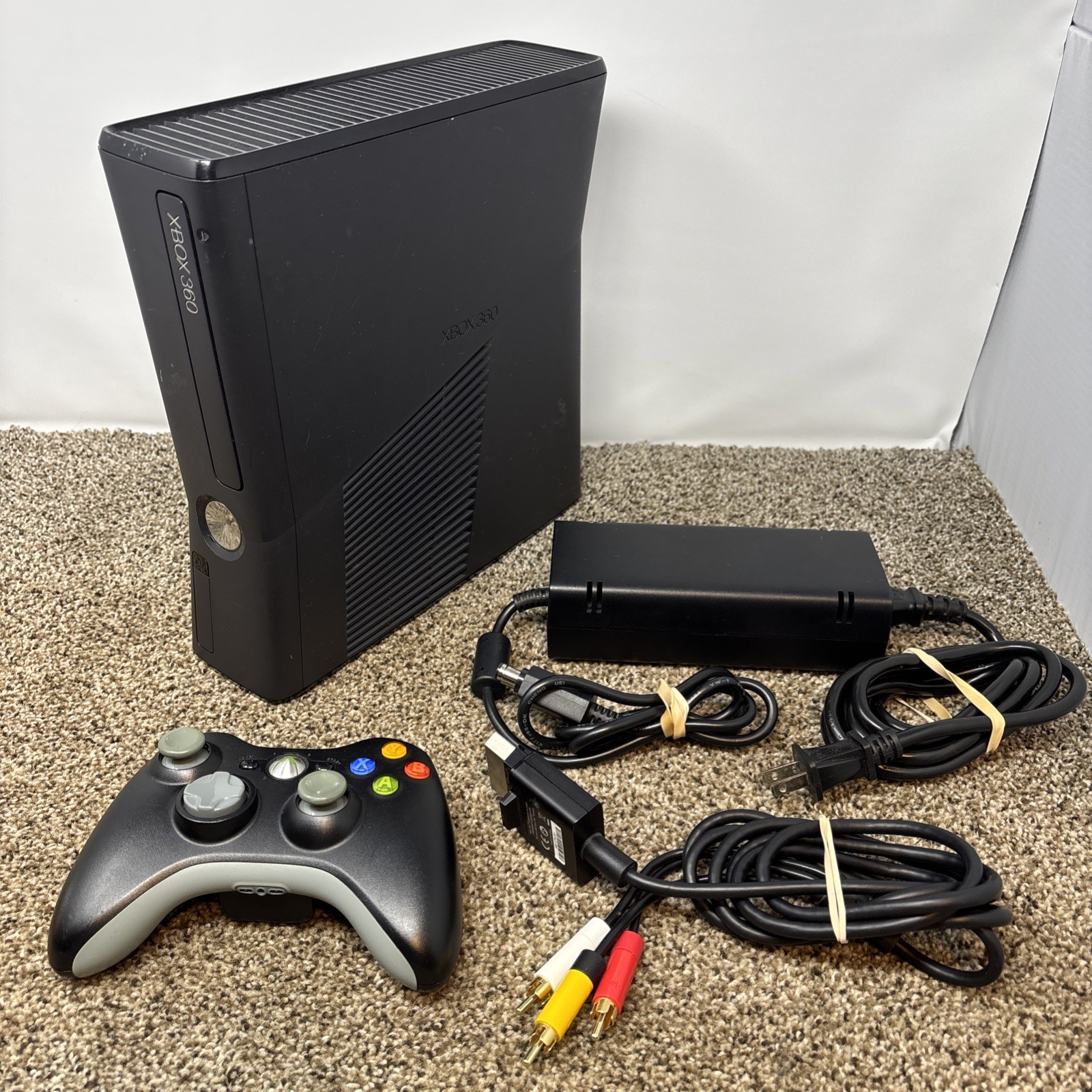 Microsoft Xbox 360 S Black 4GB Console Bundle Lot With Oem Controller Tested
