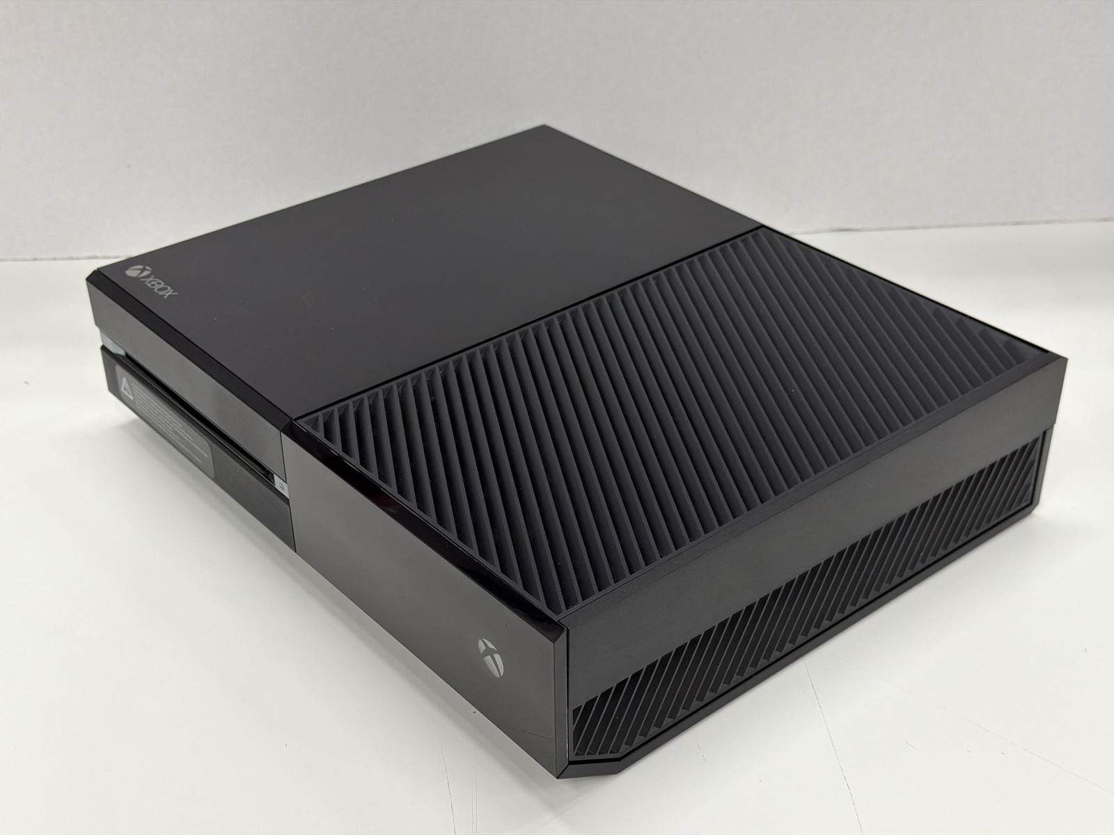 Microsoft Xbox One Day One Edition with Kinect 500GB Black Console 1540 Good