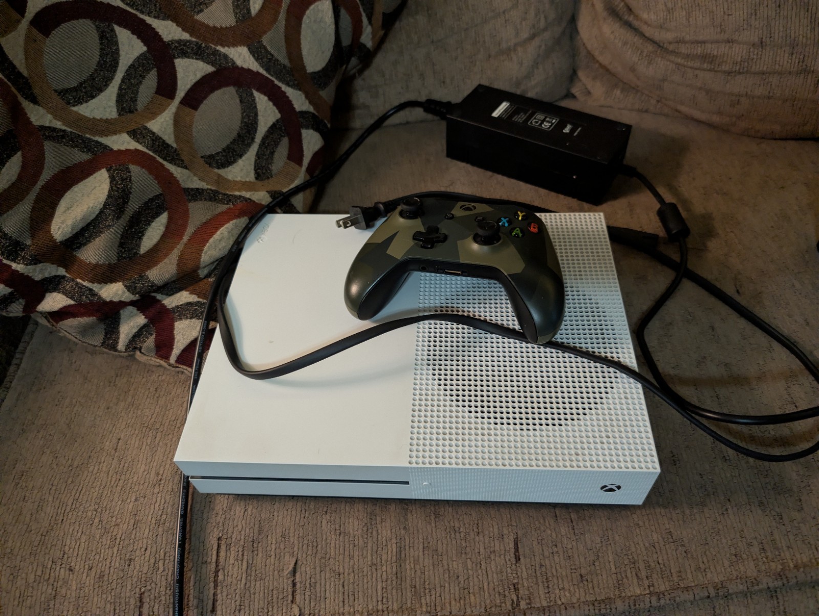 Microsoft Xbox Series S White 1TB. With Controller and Cords