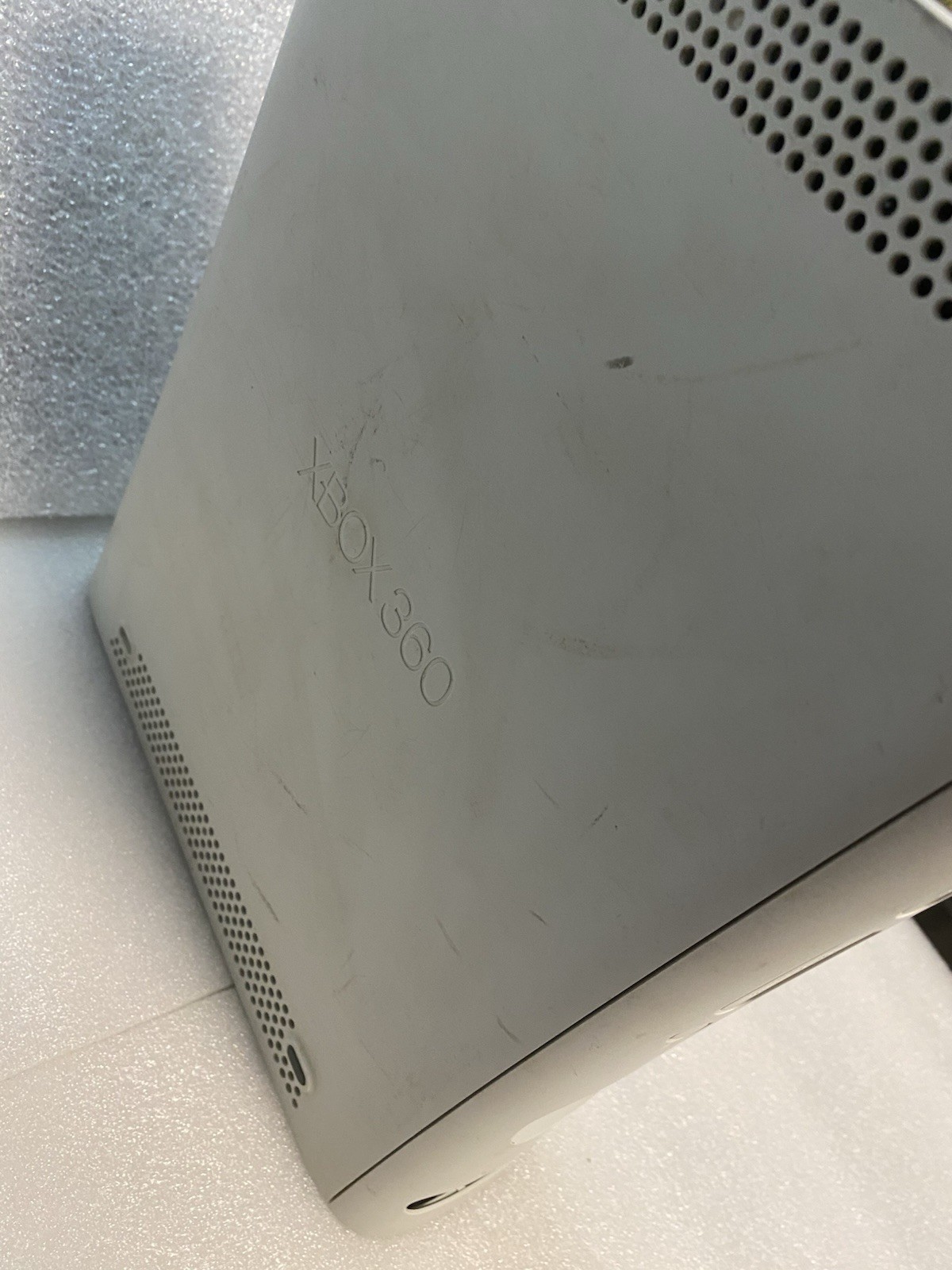 2005 Microsoft Xbox 360 White Home Console Untested No Cords NTSC-U/C (US/CA)