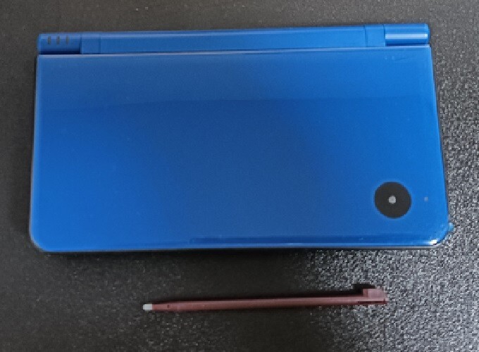DSi XL Handheld System – Midnight Blue With Games stylus ChargTested & Working