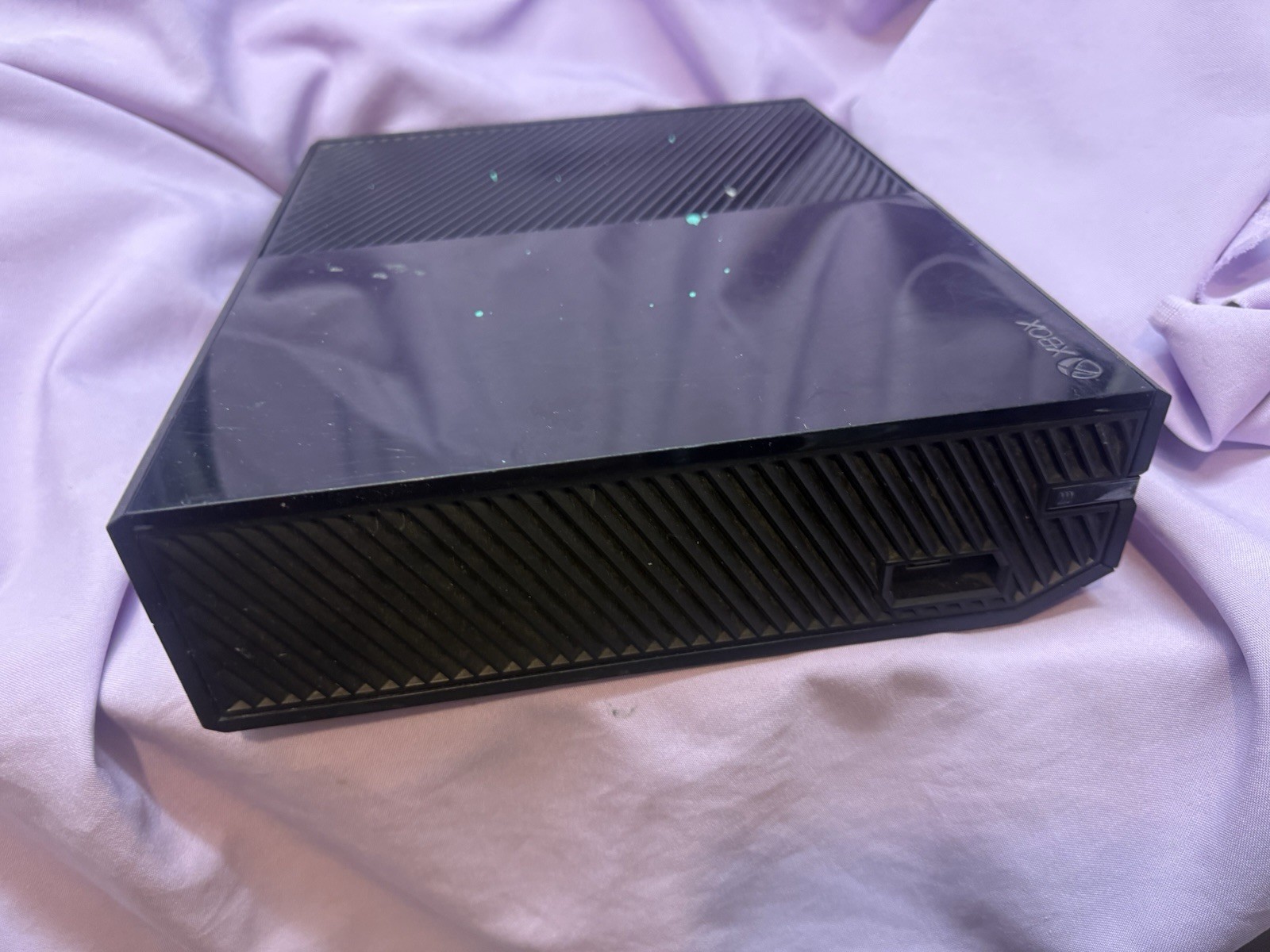 Microsoft Xbox One 1540 500GB. Works Great! Ships Free!