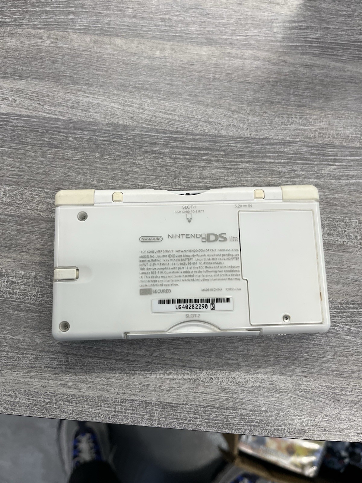 Nintendo DS Lite Silver(yellowed case)