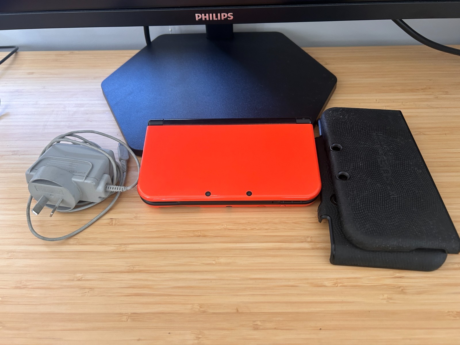 New Nintendo 3DS XL Console Orange Black, Working w Charger & Hard Shell