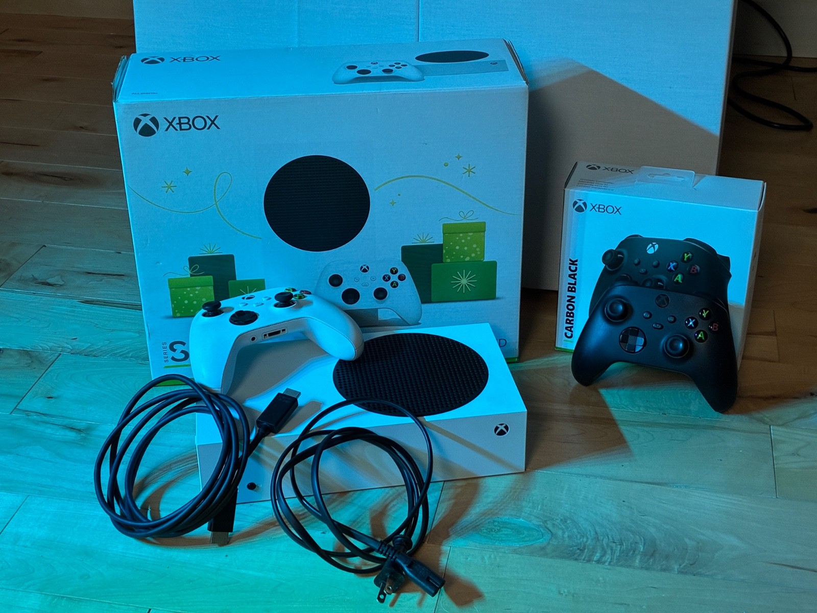 Xbox Series S 512GB White With 2 Wireless Controllers (stick drift) + All Cables