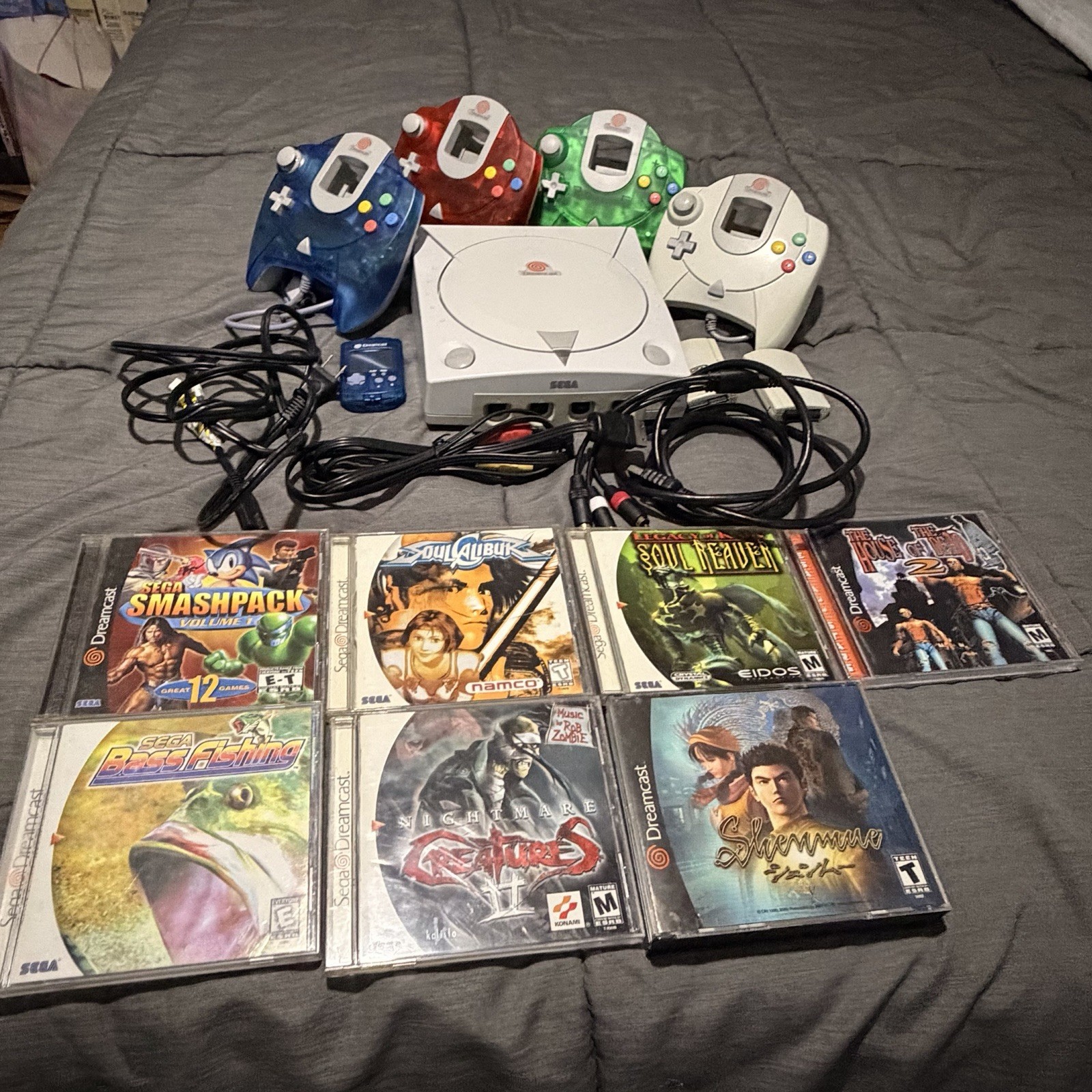 Region Free Sega Dreamcast Console Lot – 7 Games 4 Controllers S-Video