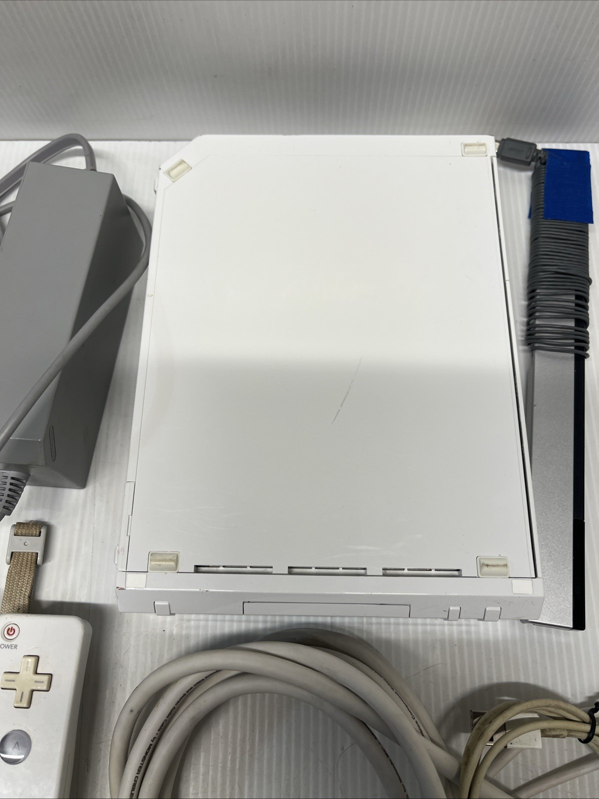 Nintendo Wii Console Bundle – RVL-001 3 Controllers AC Adapter Sensor Bar WORKS