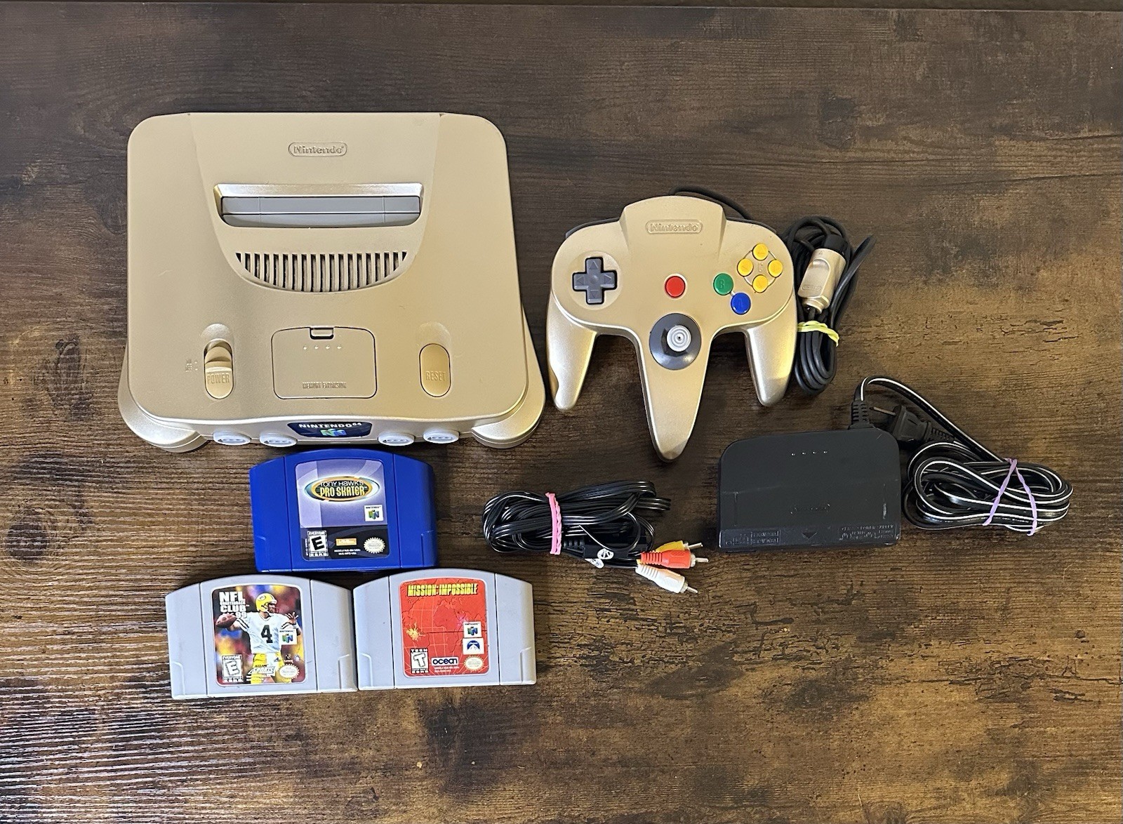 Nintendo 64 Gold Toys R Us Console W/Controller & Games (Tested/Wires Included)