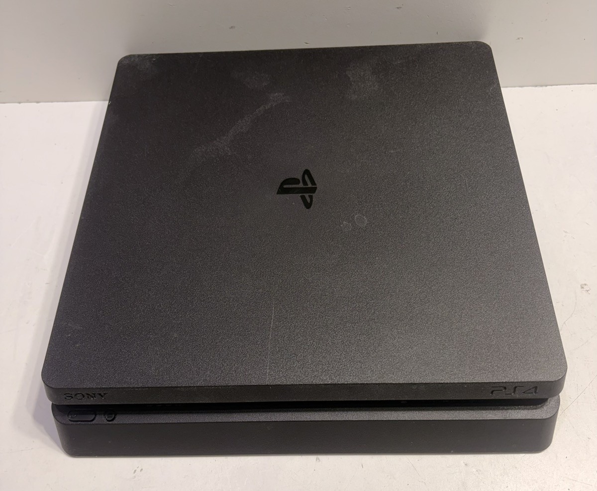 SONY PLAYSTATION PS4 – 1 TB CUH-2215B – 1TB (P11034873)