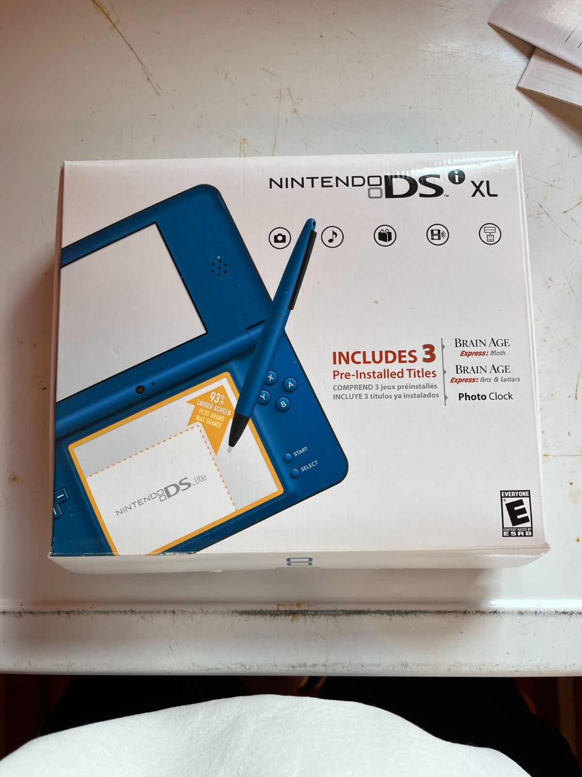 Nintendo DSi XL Midnight Blue Complete In Box With case and extra game