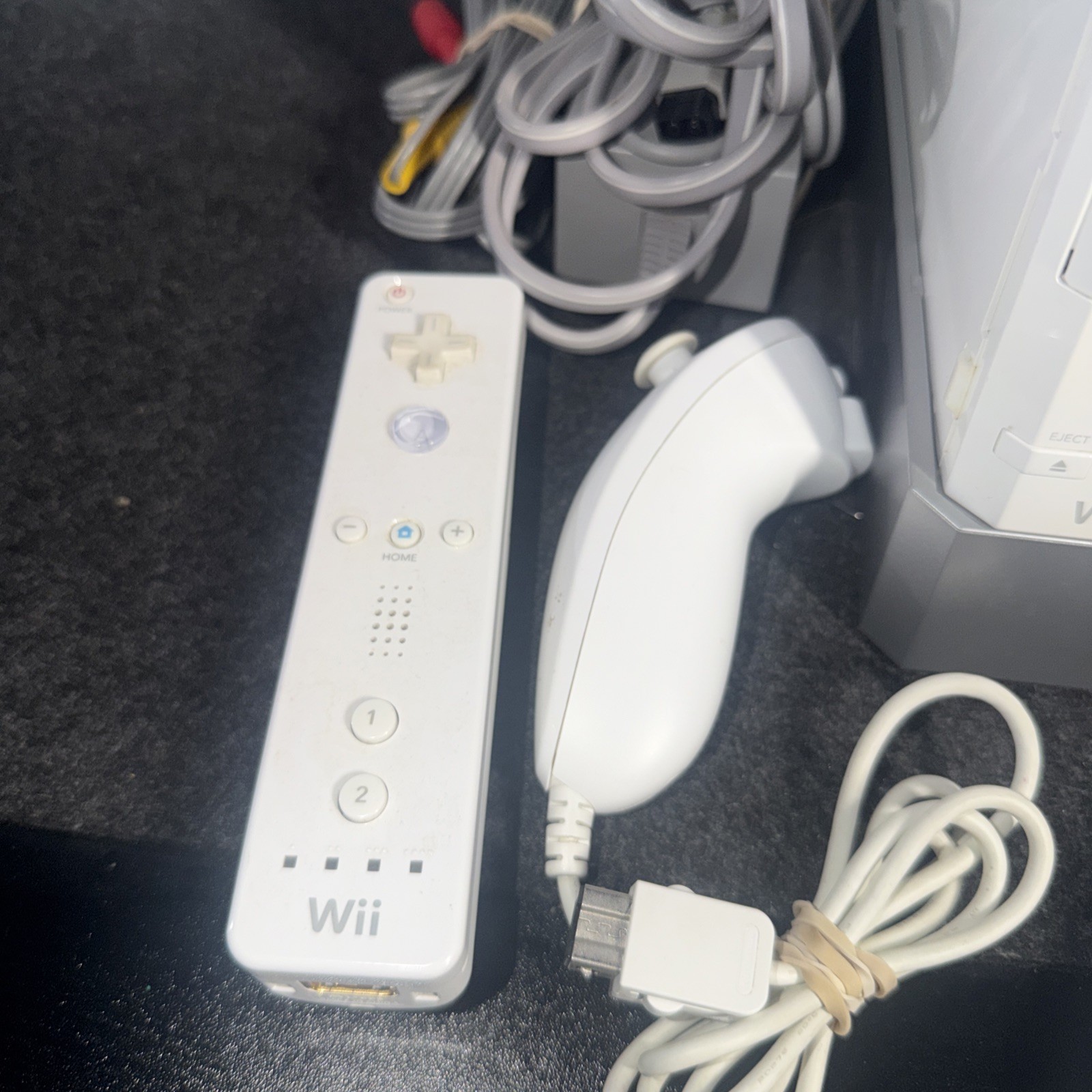Nintendo Wii RVL-001 Console Bundle 1 Controller 1 Nunchuck 8 Games Tested