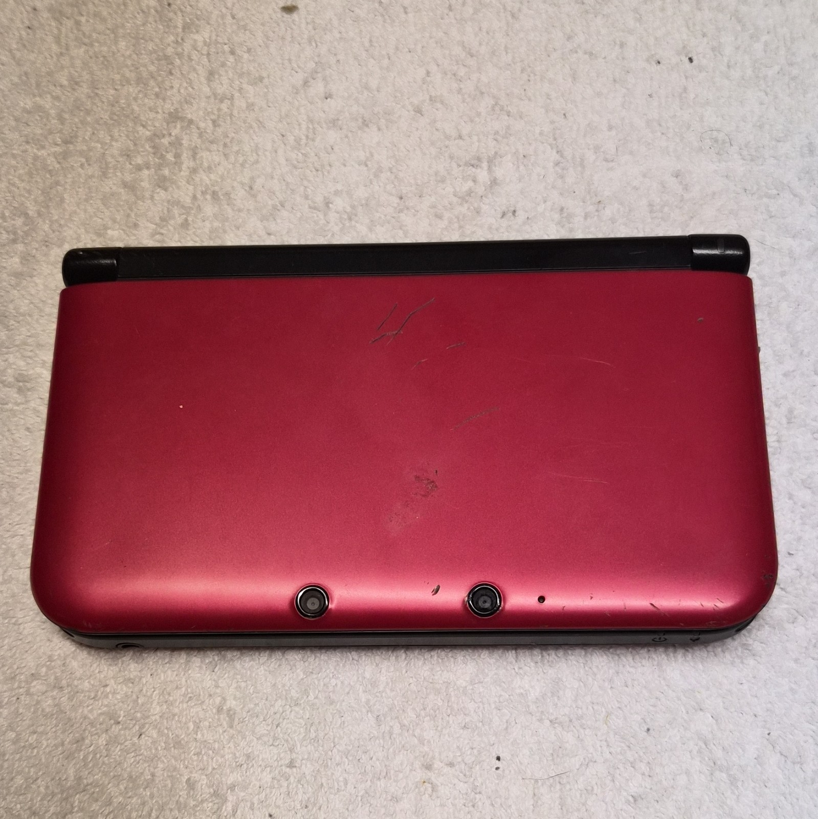 Nintendo 3DS XL Handheld System Red/Black 3D Capability Headphone Jack