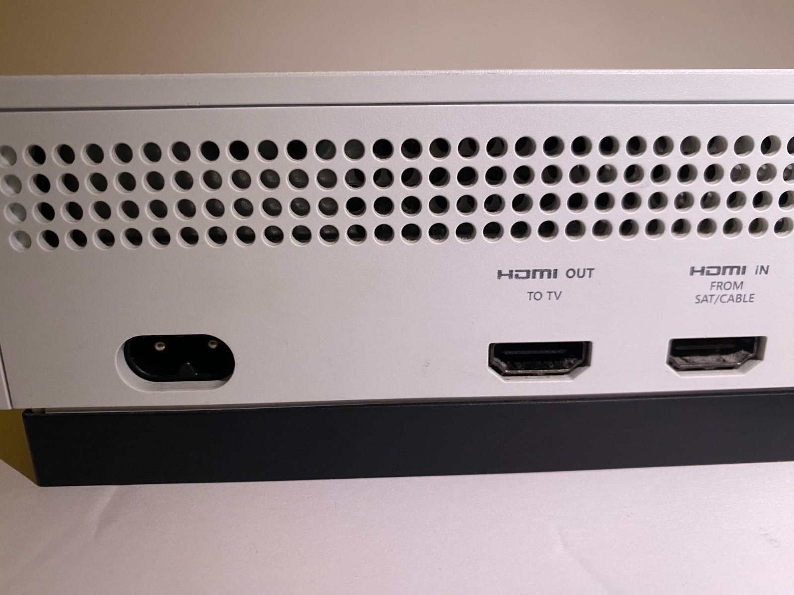 Microsoft Xbox One S 500GB Console – White – READ DESCRIPTION