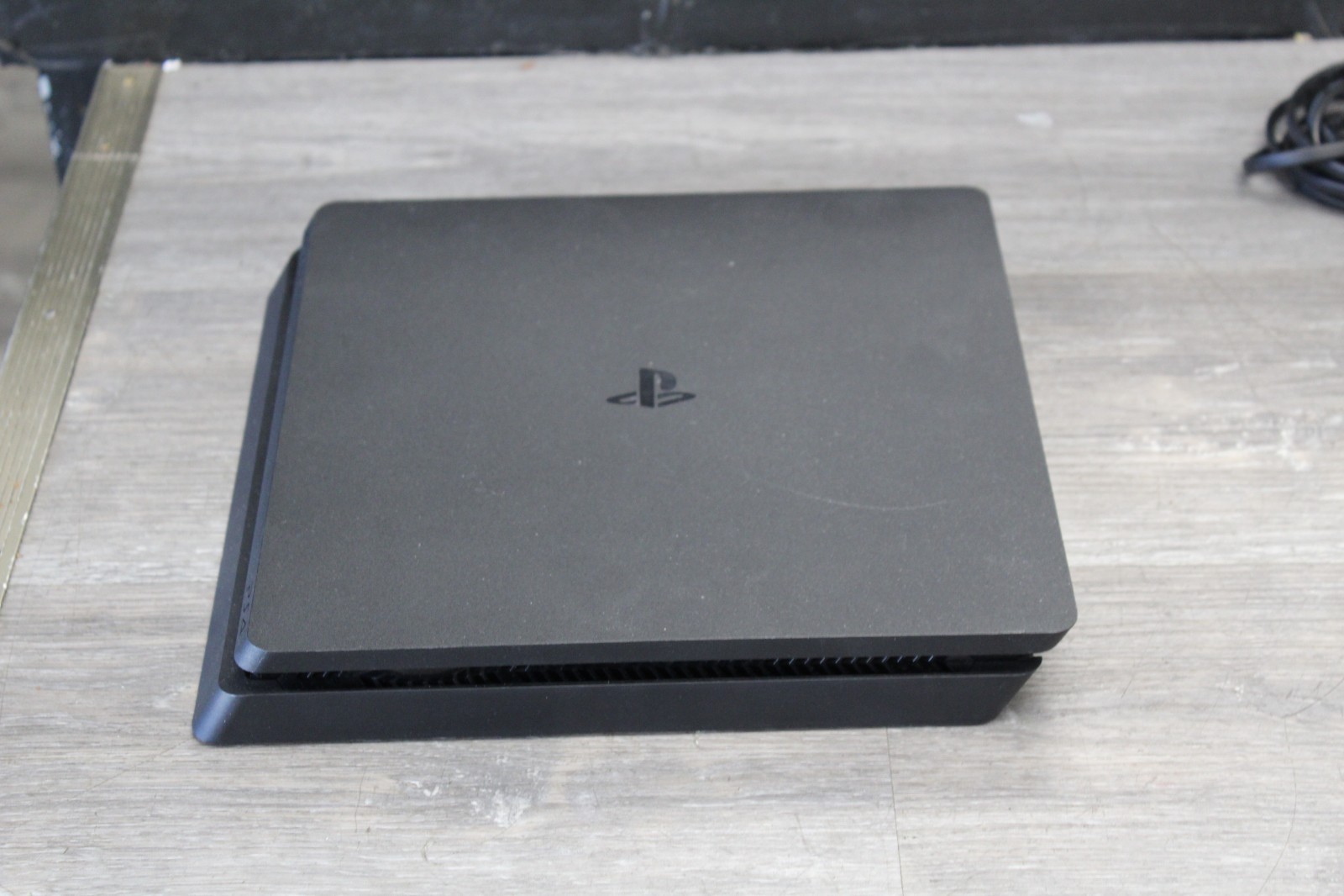Sony PlayStation 4 Slim 1TB Console – Jet Black CUH-2215B w/Blue/Red Controller