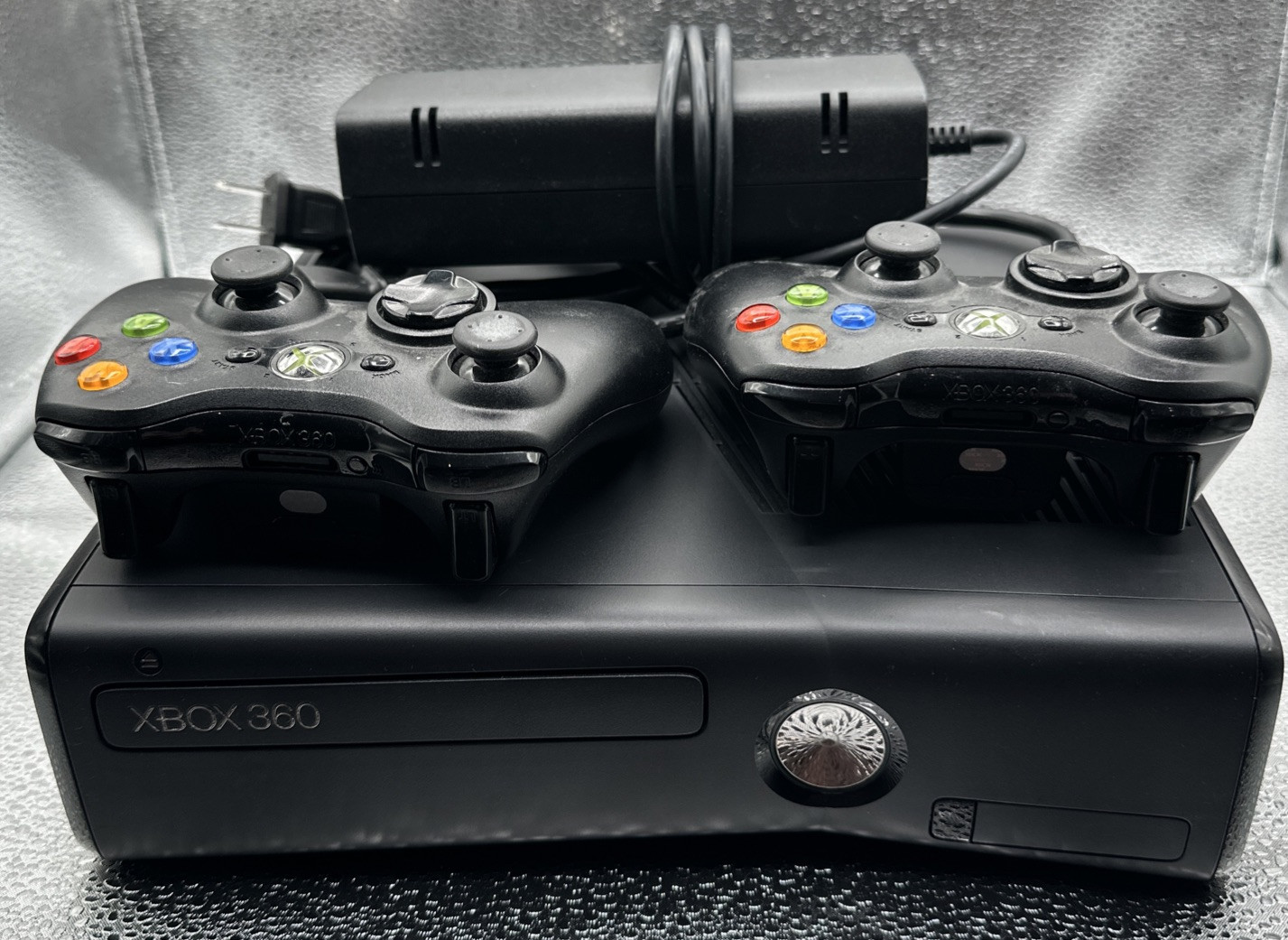 Microsoft Xbox 360 S Model 1439 Console Power Cord & Controllers 4GB *Tested*
