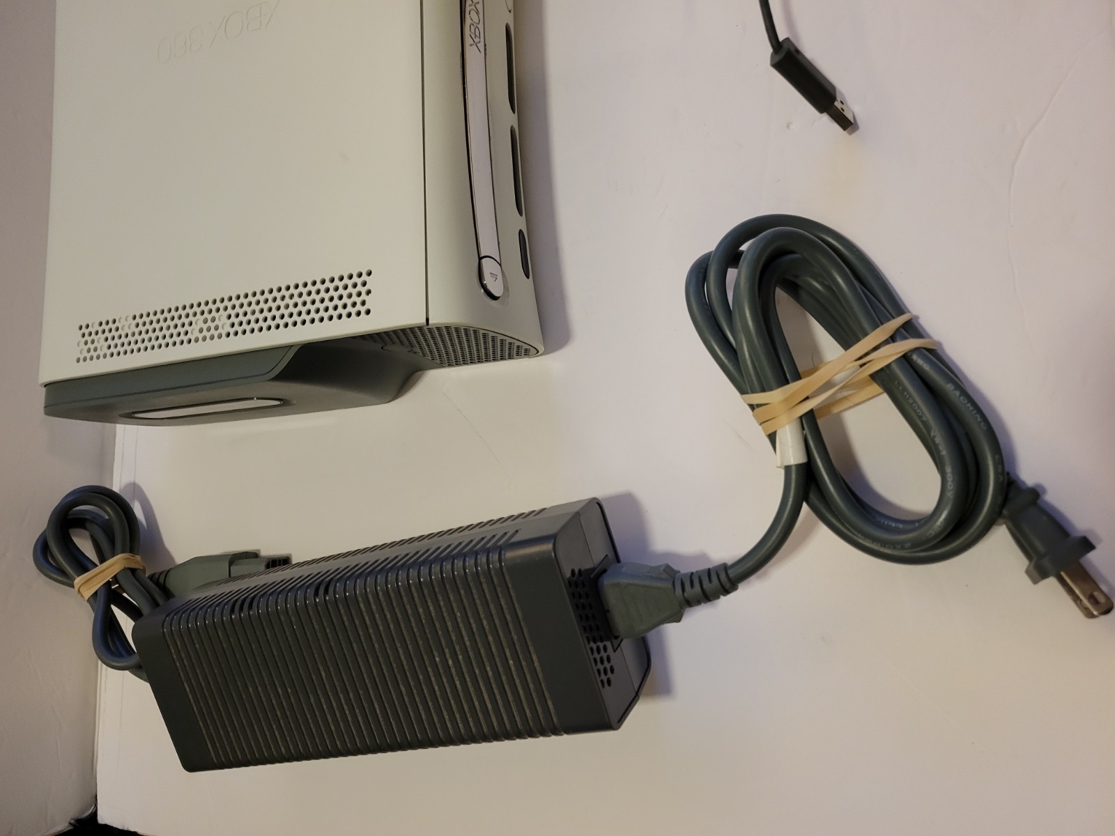 Microsoft Xbox 360 Console System With Power Cable Cord 60GB White Tested