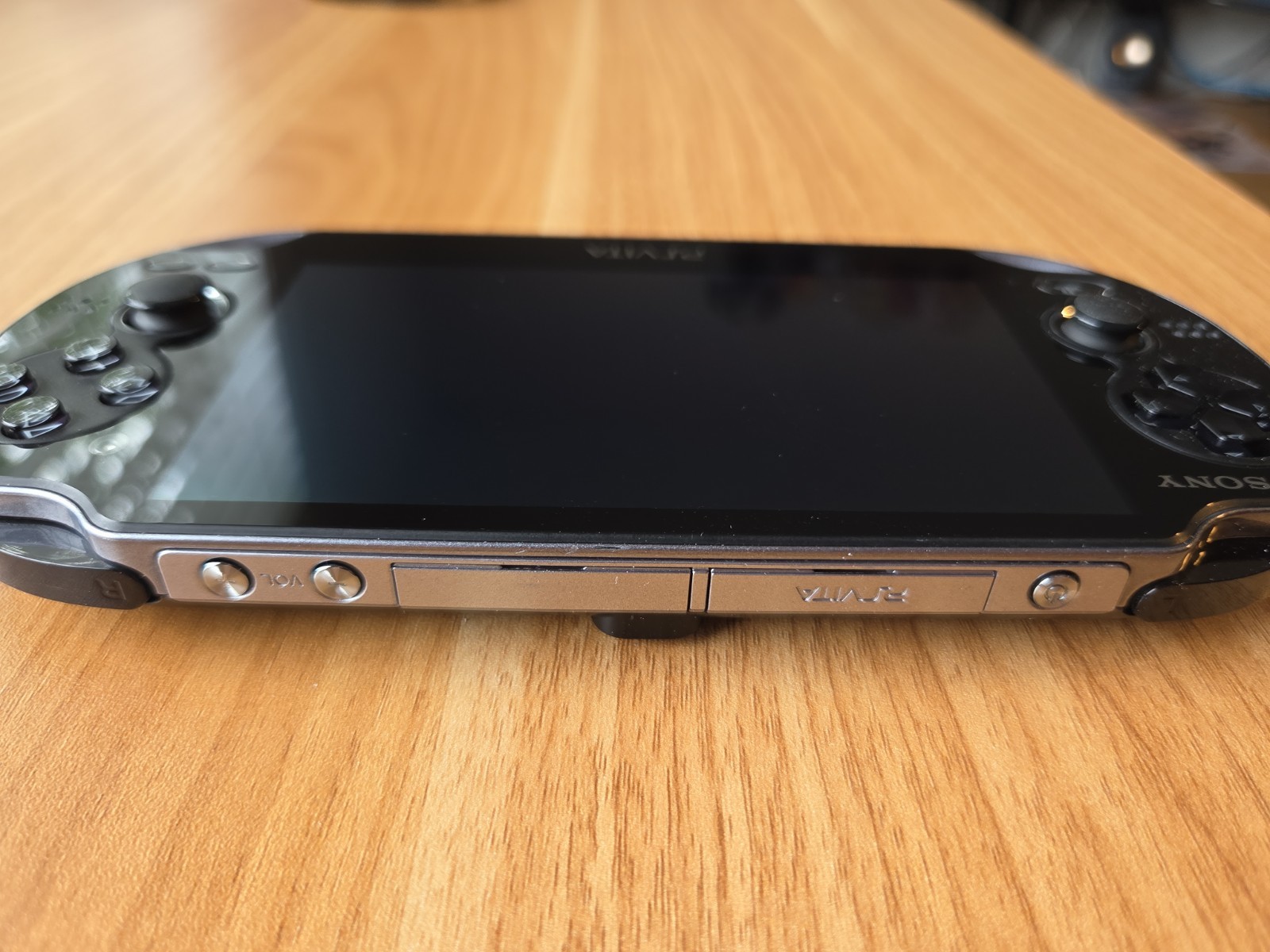 Sony Ps Vita PCH-1000 black Crystal Model Console & Charger CIB TESTED