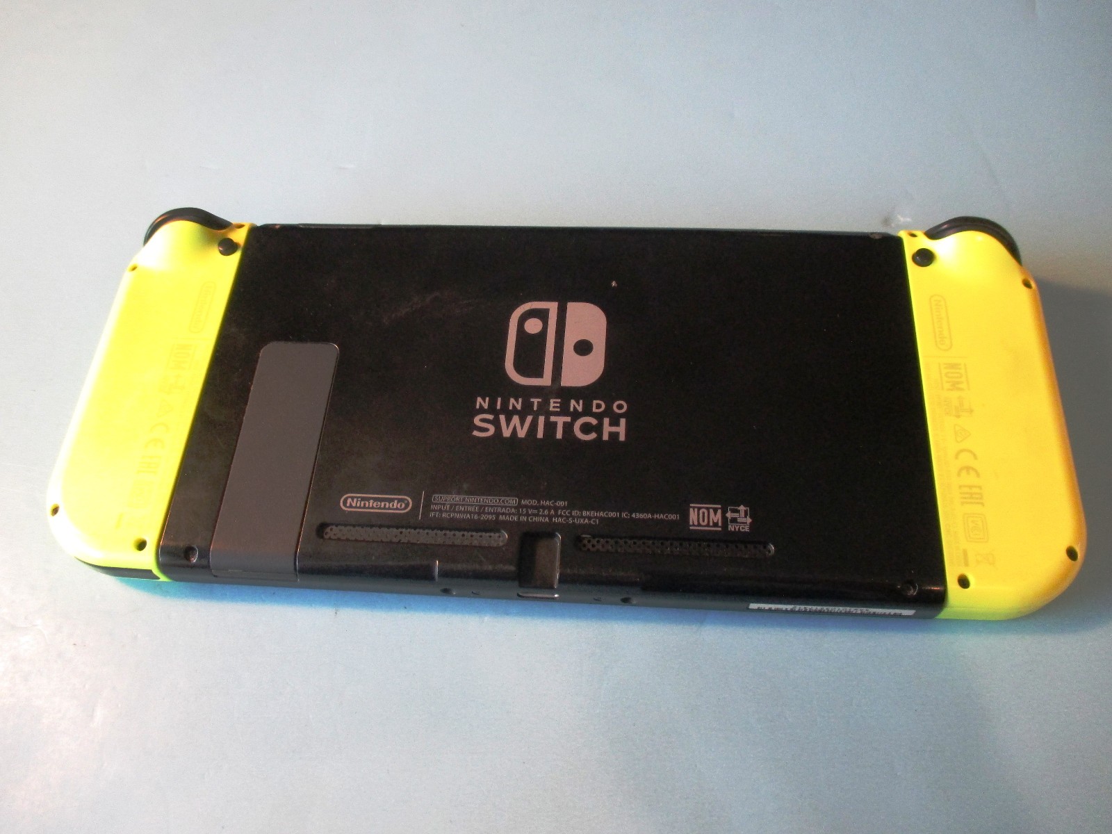 Nintendo Switch System 32GB Console w/Neon Yellow Joy-Cons +Charger + Dock