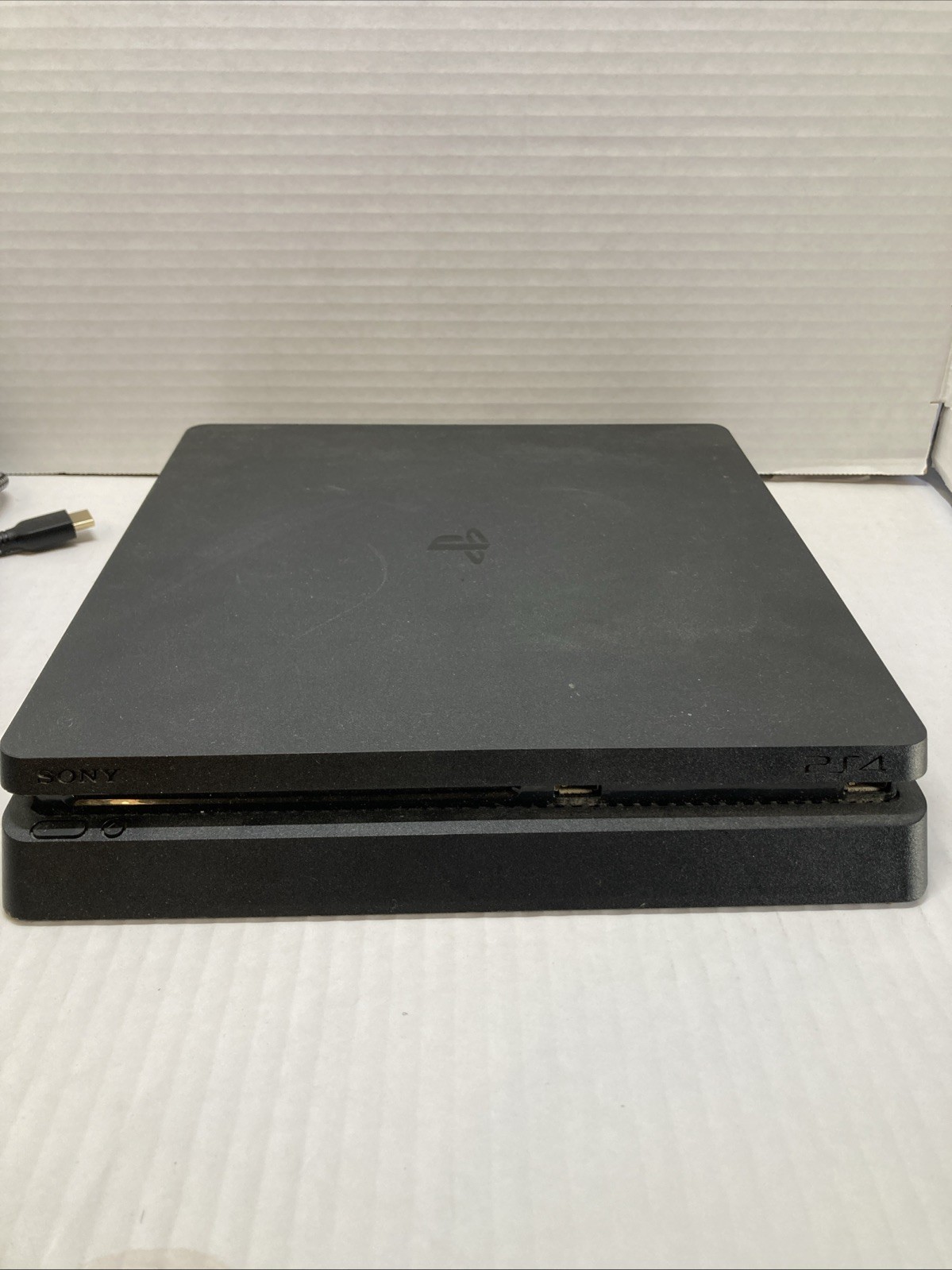 Sony Playstion 4 Slim Blk Console 900gb W/cords & Controller Bundle Tested Works