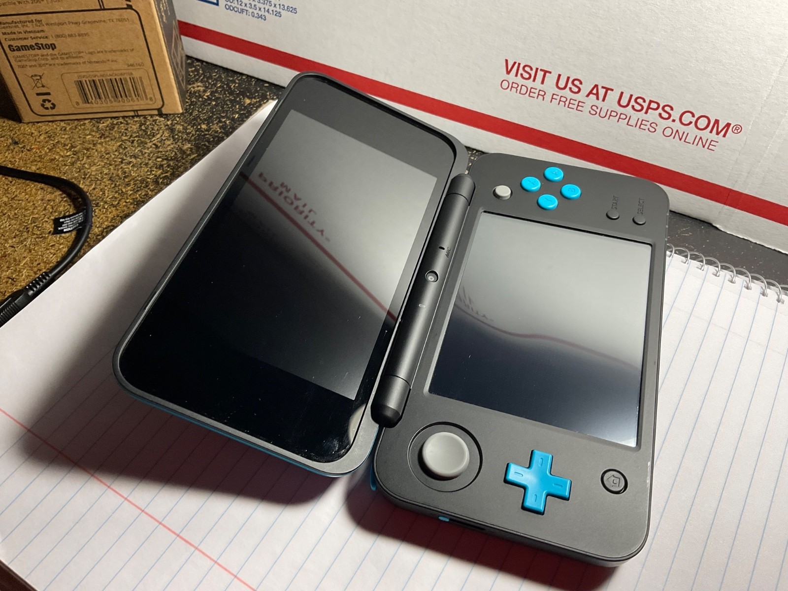 Nintendo 2DS XL Console – Black/Turquoise