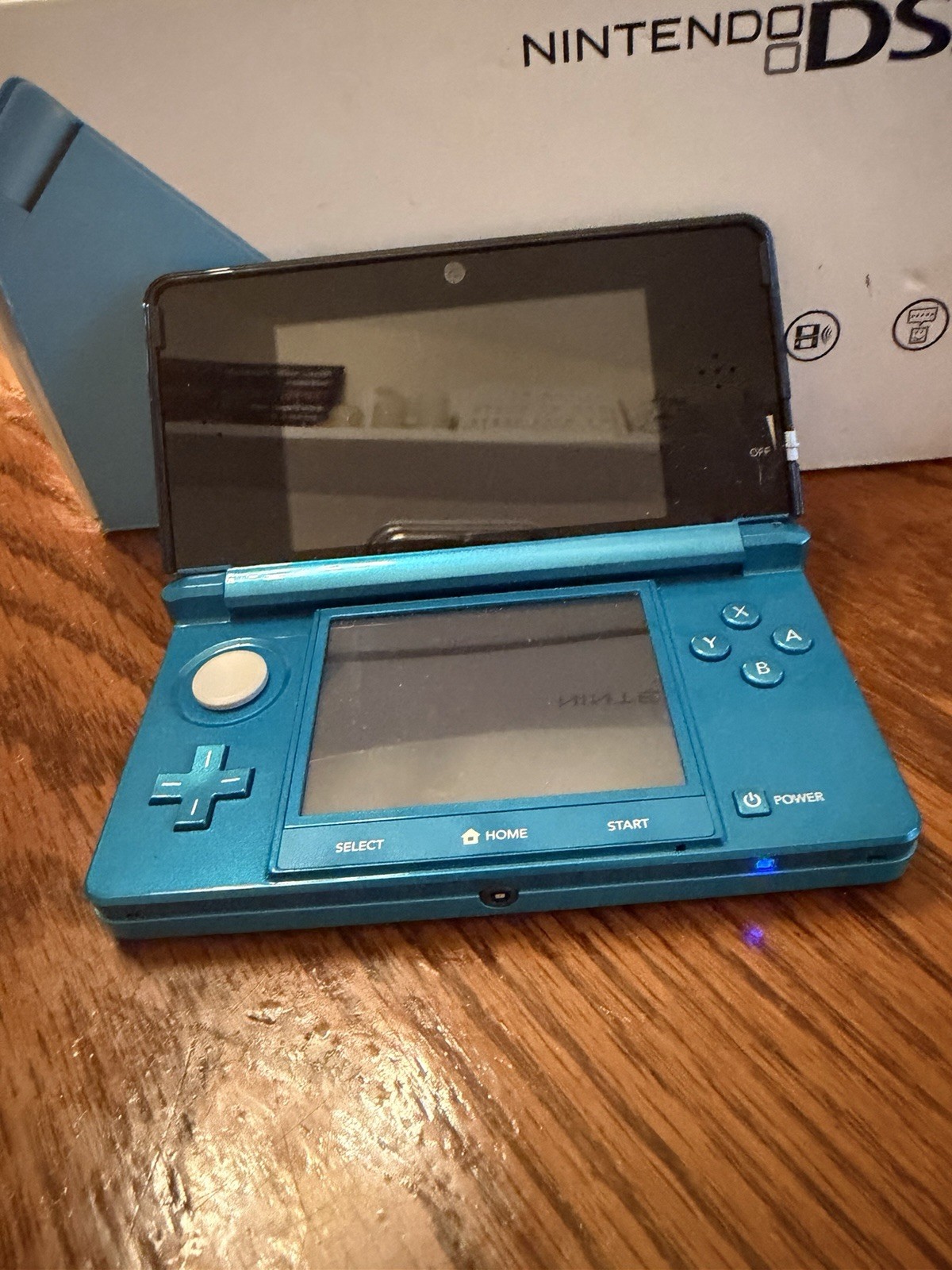 Nintendo DS DSI Blue Handheld Console with charger, 11 Games, working cond.