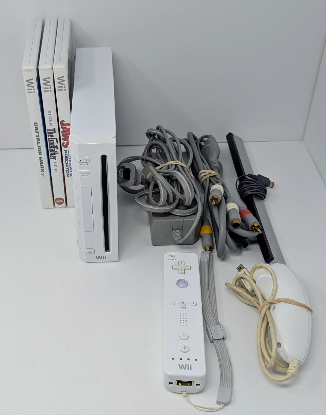 Nintendo Wii White Console GameCube Compatible Bundle w/ 3 Games – Tested!