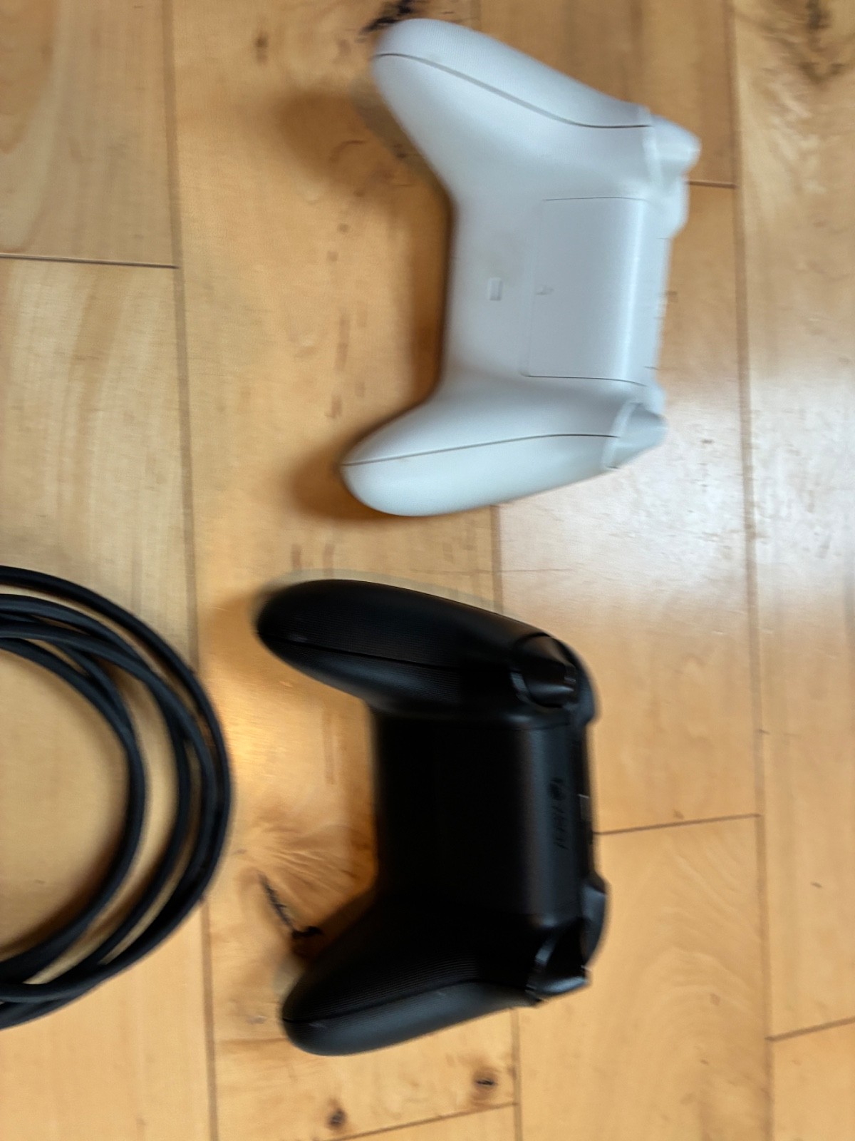 Xbox Series S 512GB White With 2 Wireless Controllers (stick drift) + All Cables