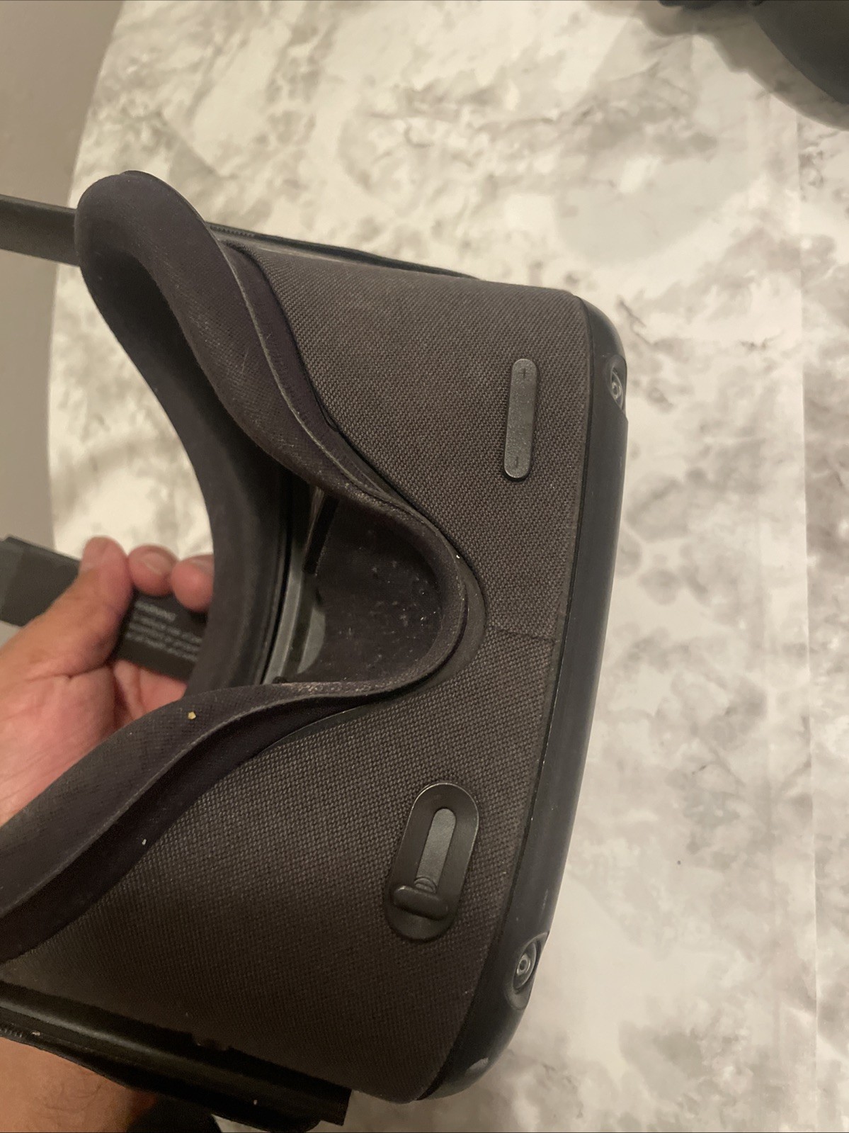 As Is Oculus Quest VR Headset PARTS ONLY UNTESTED Read Description
