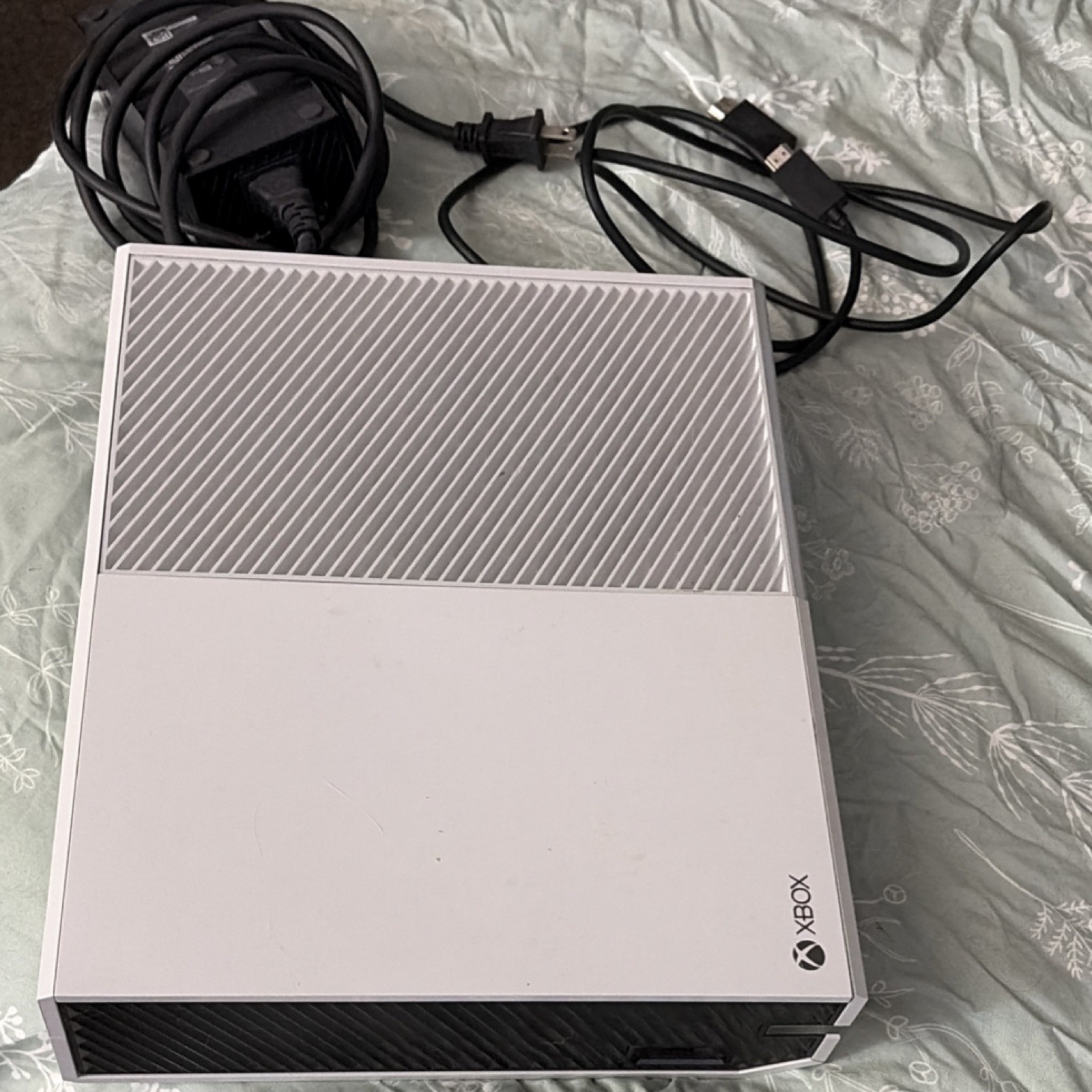 Microsoft Xbox One White Console with Power Supply, Wi-Fi, HDMI, USB-A