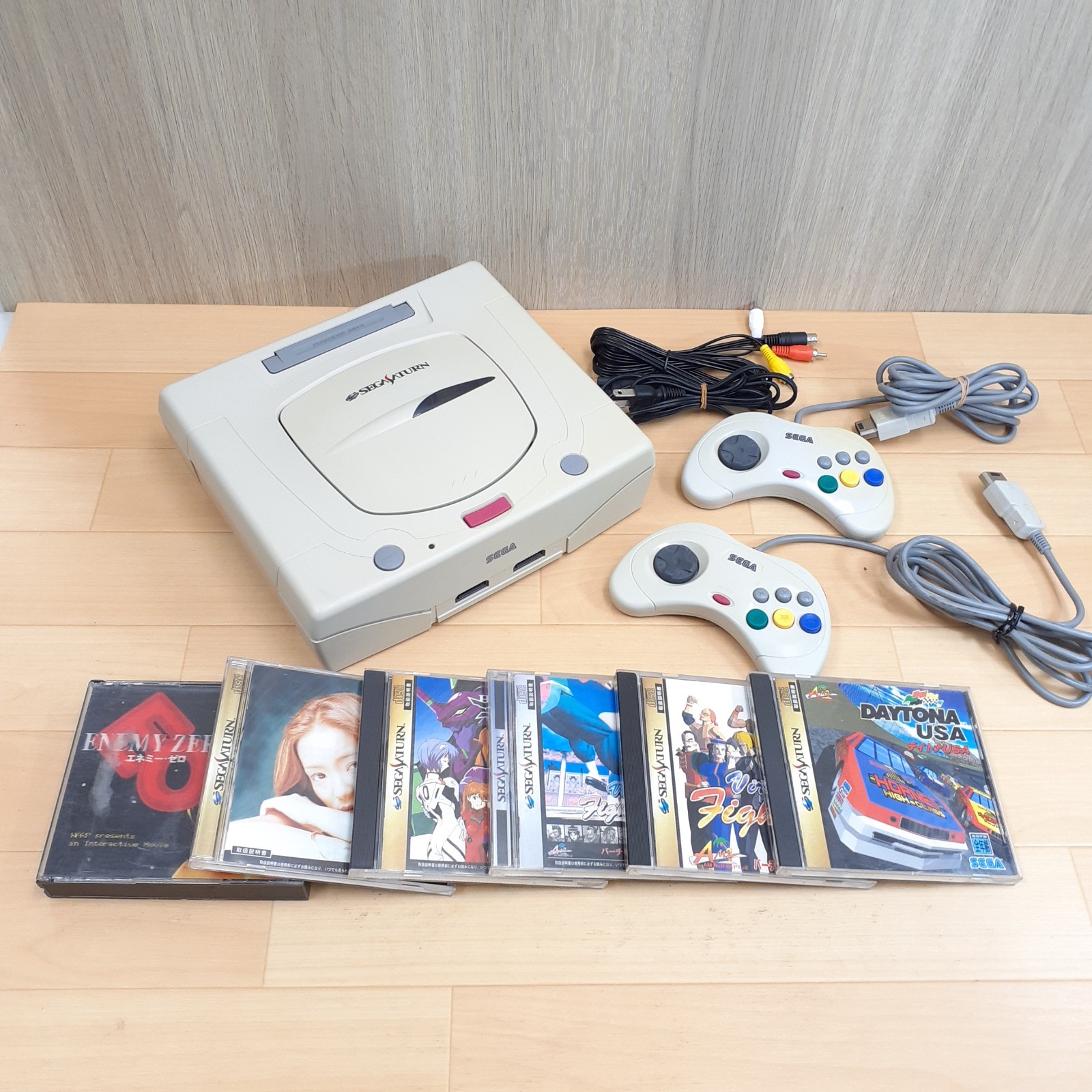 SEGA SATURN CONSOLE bundle 2 Controllers 5 Games &Cables Japan White DAYTONA USA