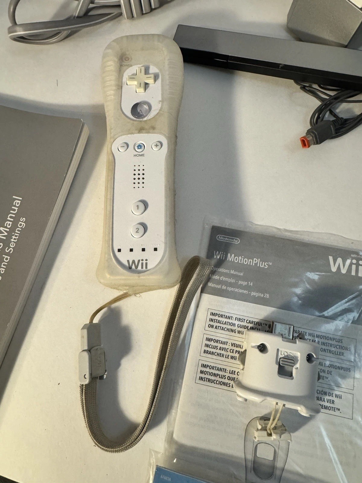 Nintendo Wii Console White Bundle W/ Remote Nunchuck motion Plus 3 Games TESTED