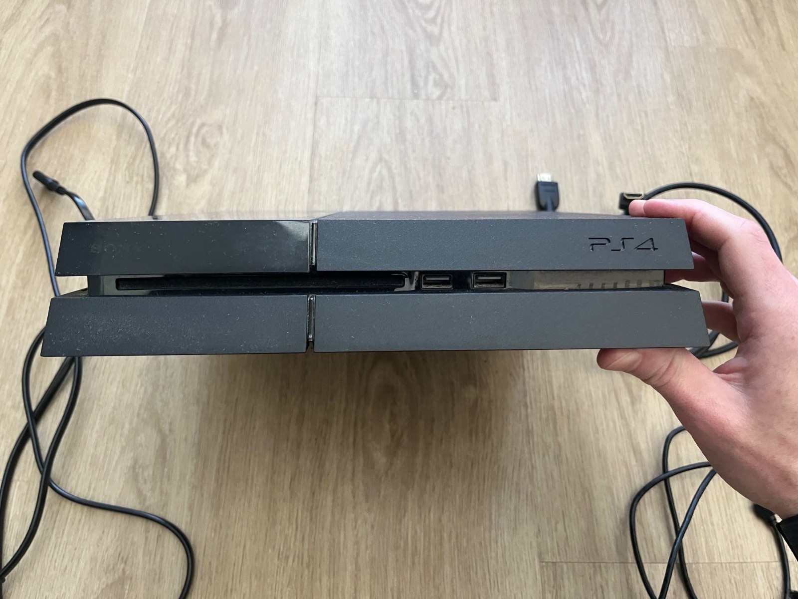 Sony PlayStation 4 PS4 Gaming Console 500GB Black With Two Controllers & Cords