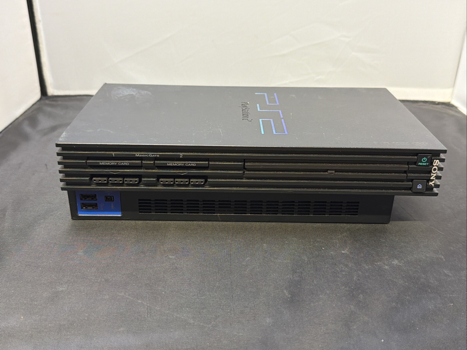 Sony PlayStation 2 SCPH-30001 PS2 Fat Console Only Parts/Repair Powers On