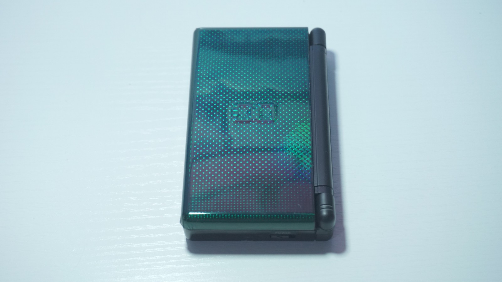 Nintendo DS Lite Shiny Pearlescent Green / Black Handheld System with Charger